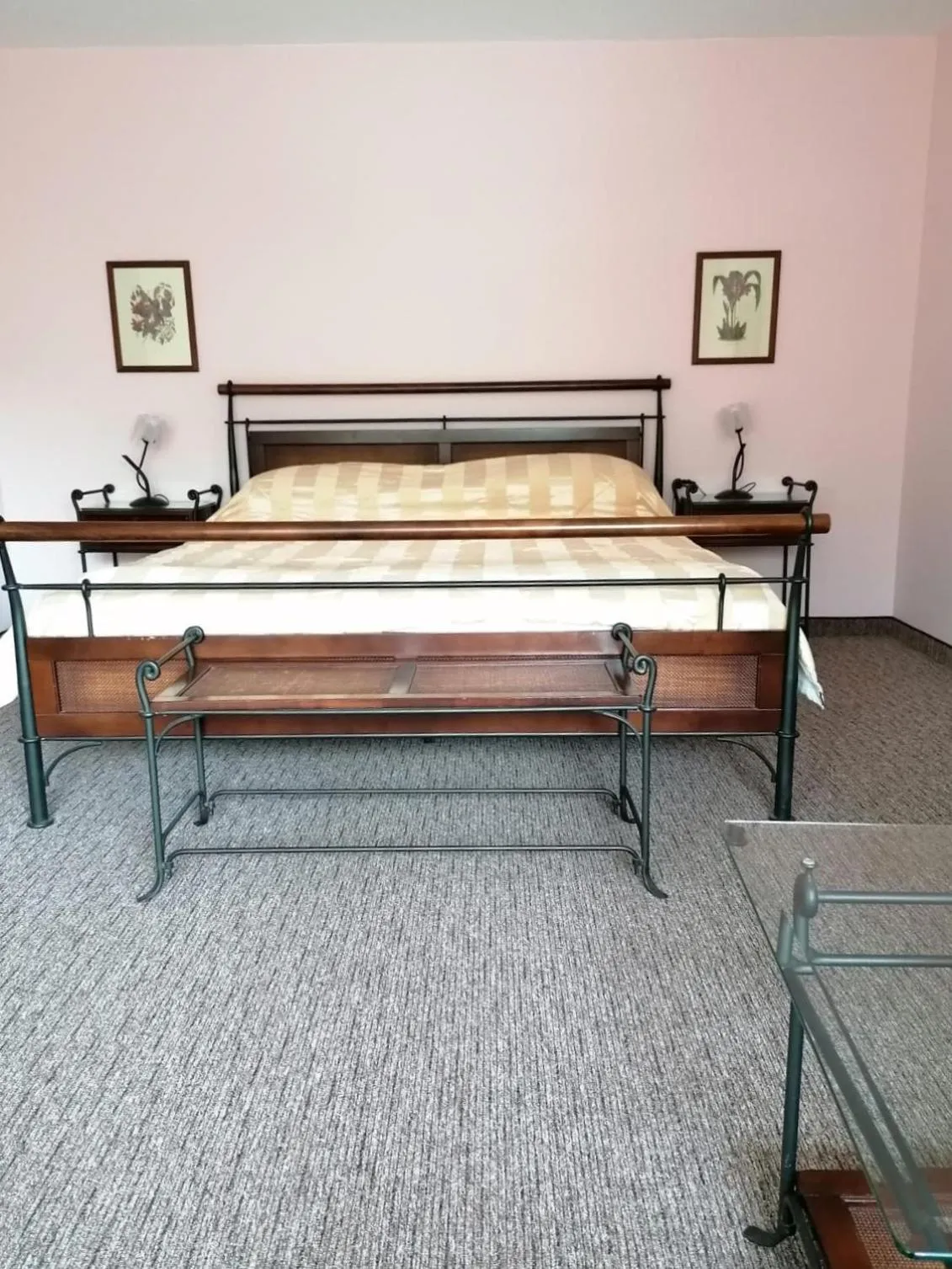 Photo of the whole room in Hotel Monteoru