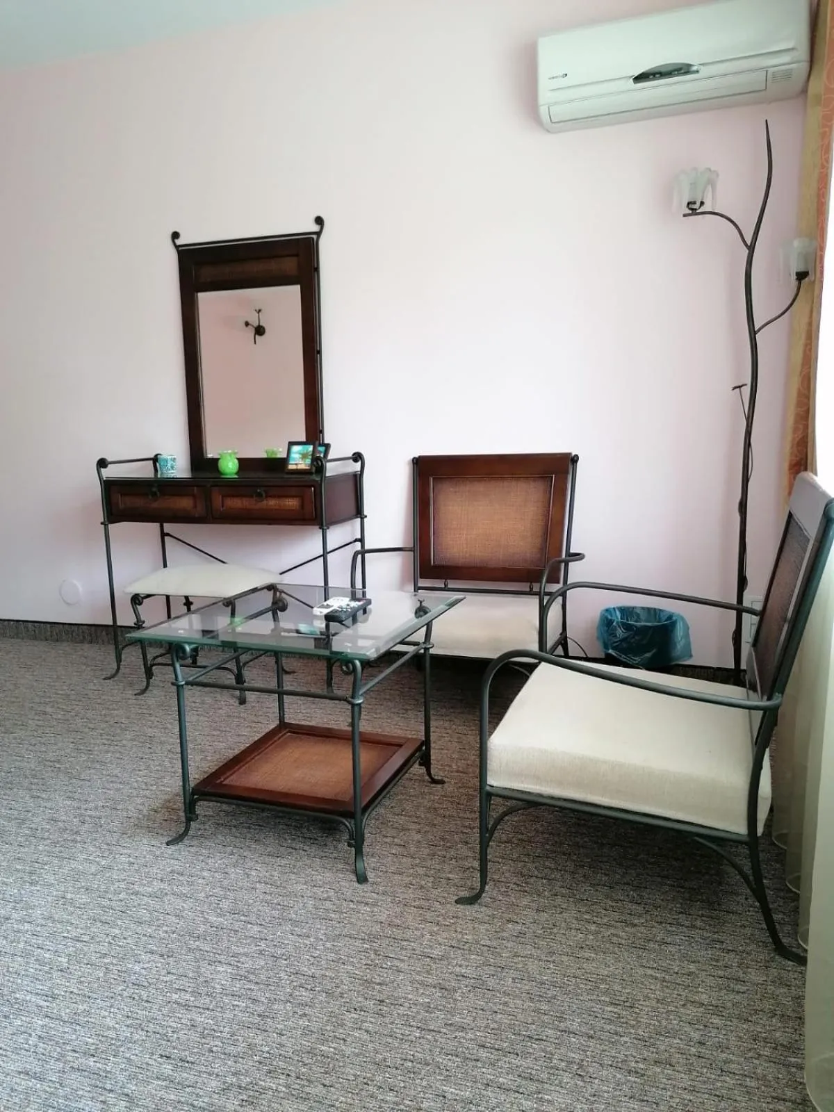 Seating area in Hotel Monteoru