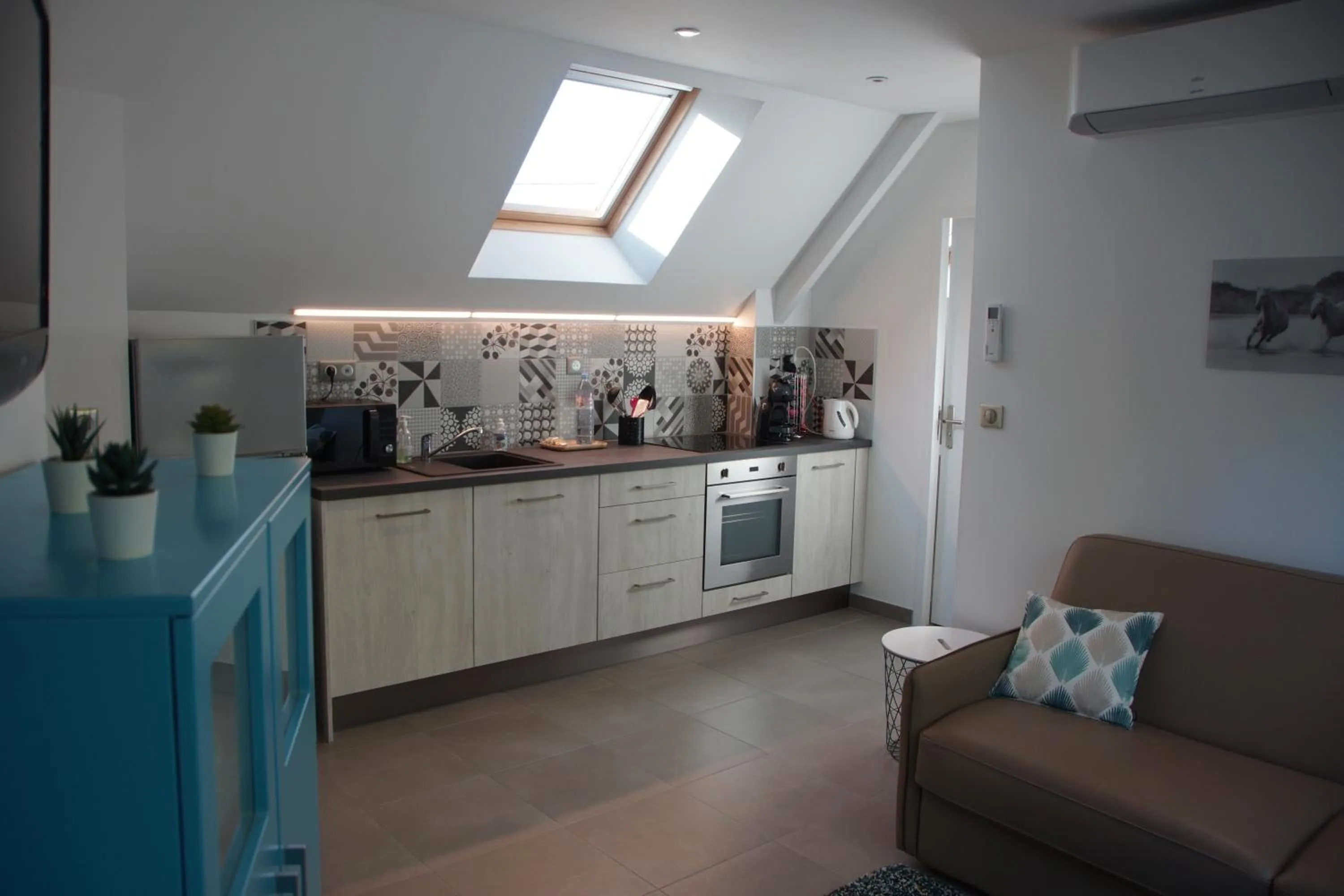 Kitchen or kitchenette in Logis Saponine Chambres d'Hôtes au calme en Touraine