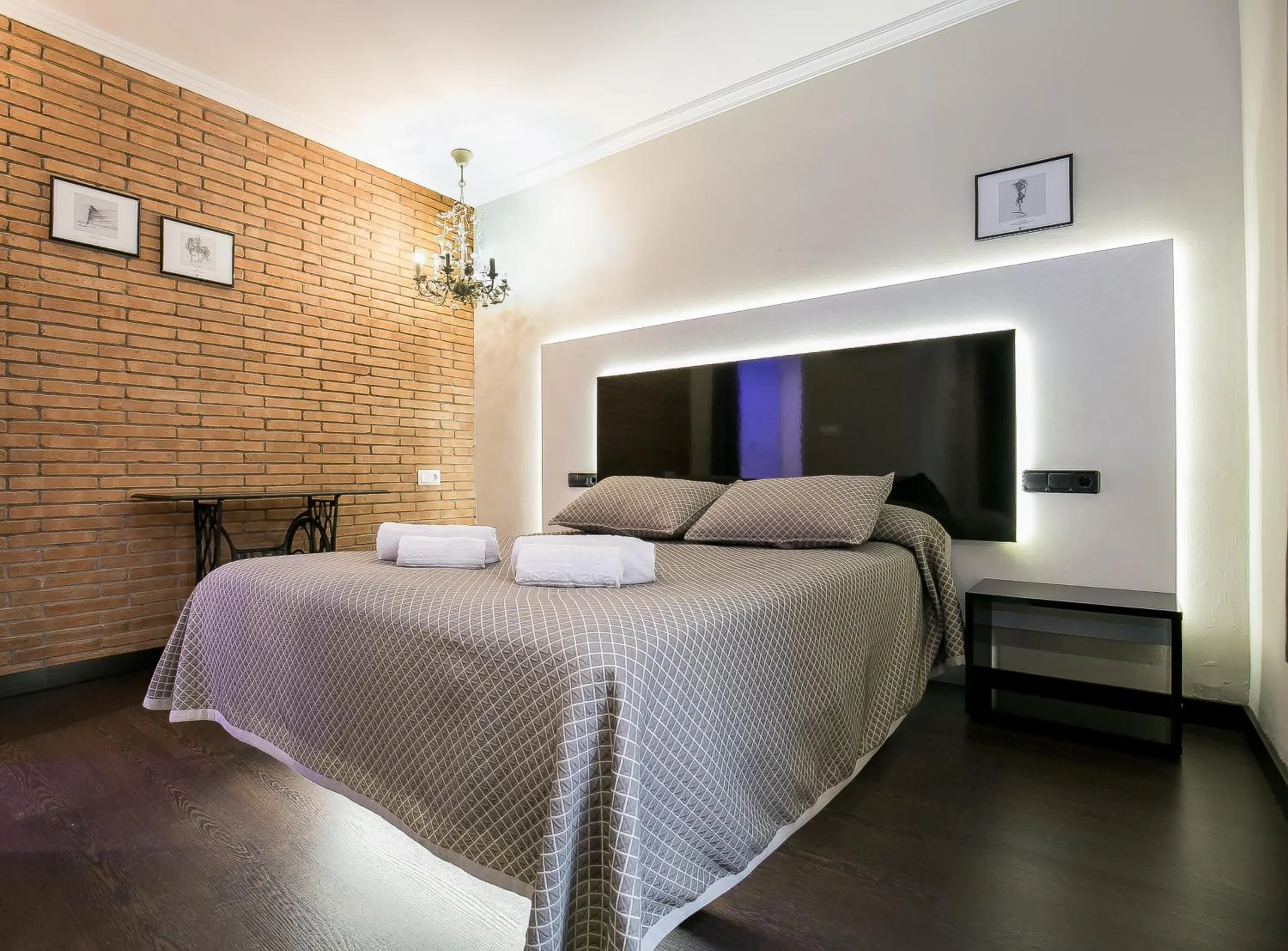 Bedroom, Bed in Hotel Montmar