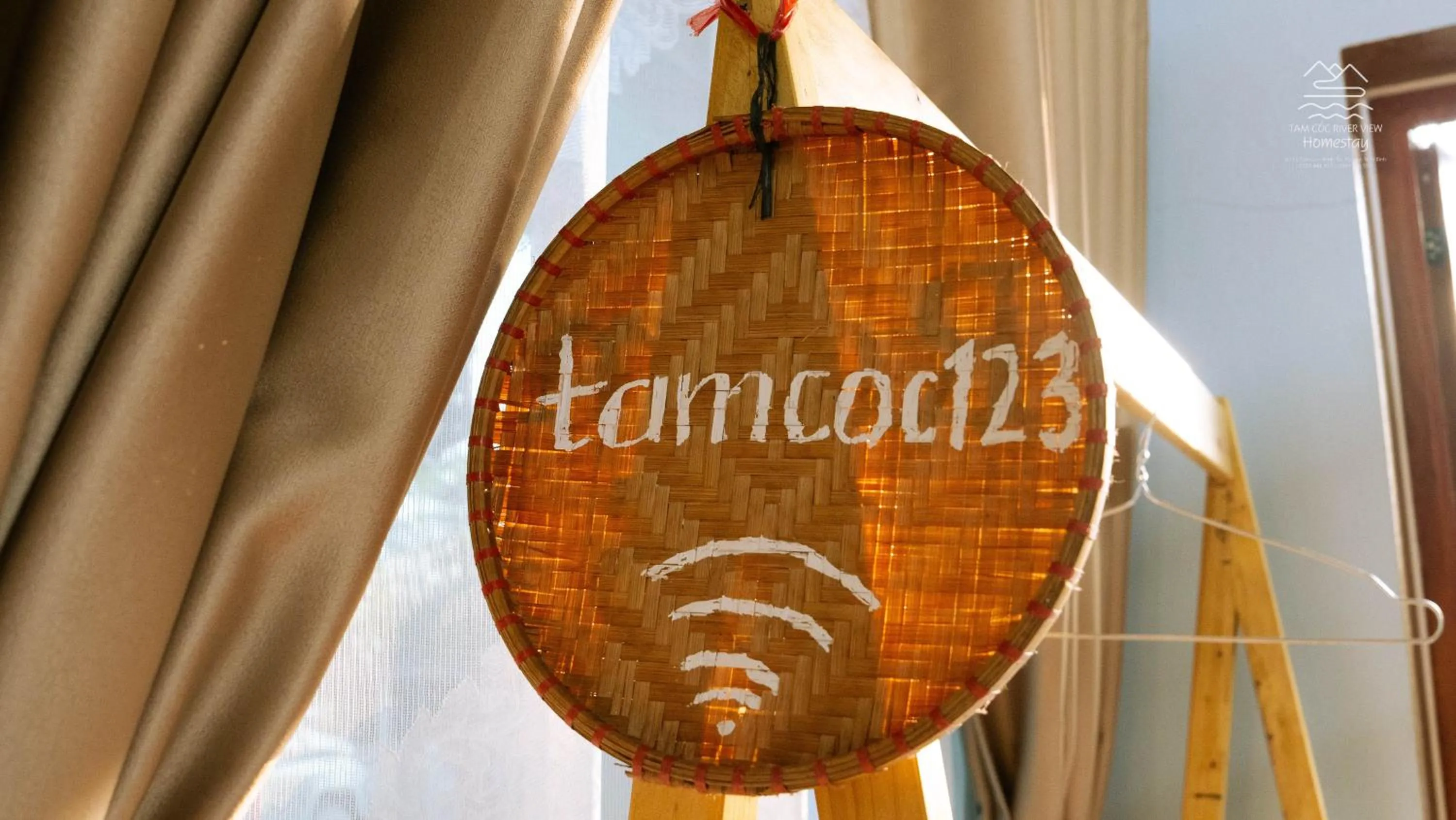 Text overlay in Tam Coc River View Homestay