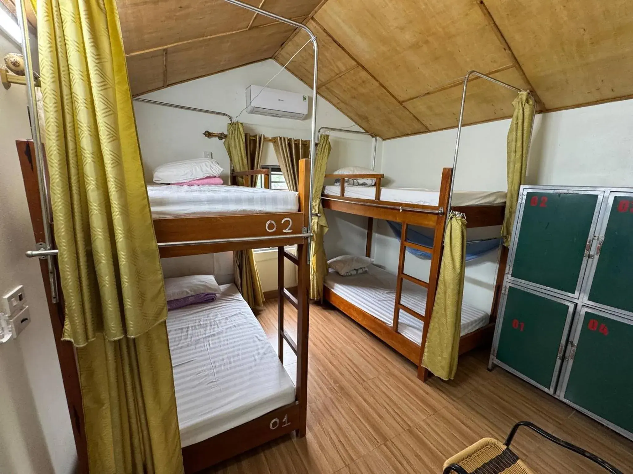 Bed in 6-Bed Mixed Dormitory Room in Tam Coc River View Homestay Bed in 6-Bed Mixed Dormitory Room in Tam Coc River View Homestay