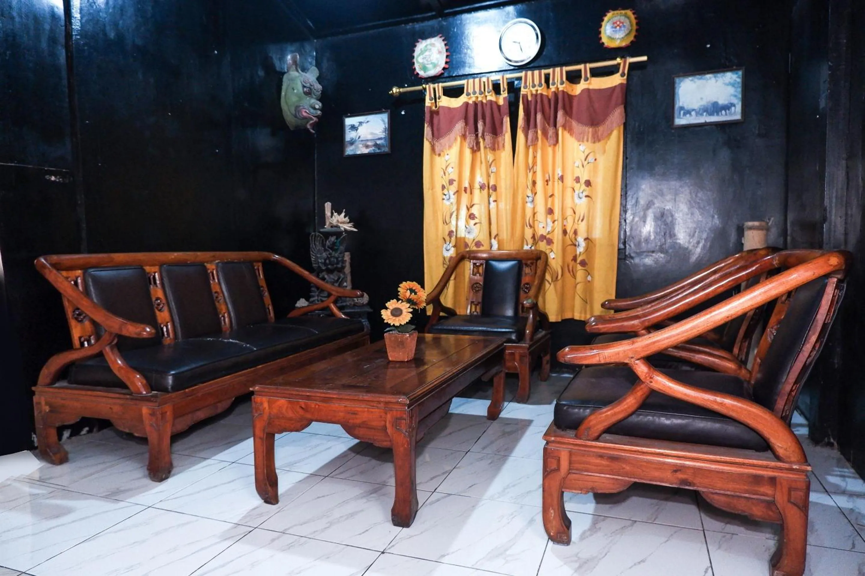 Lobby or reception in Super OYO 598 Udan Mas Guesthouse& Gallery