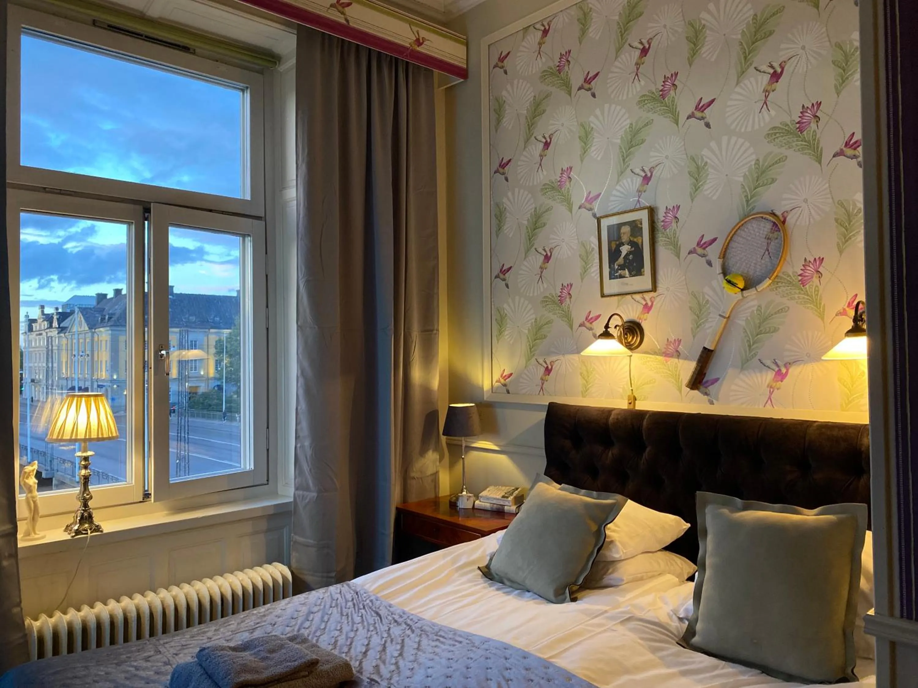 View (from property/room), Bed in Strand Hotel