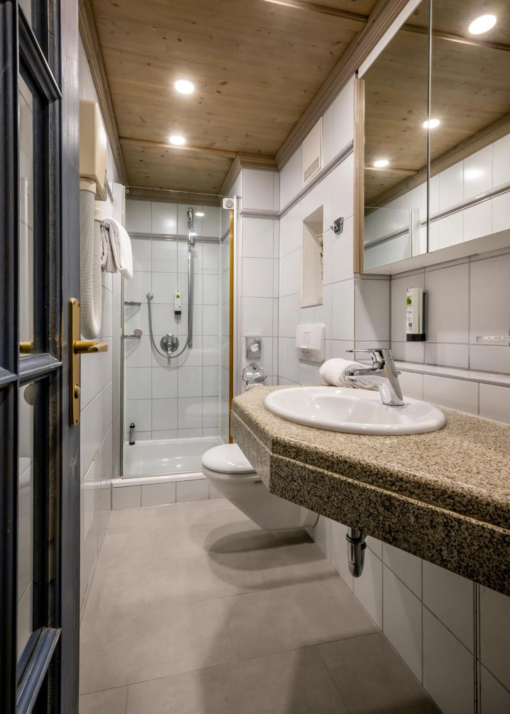Bathroom in Hotel Promenade