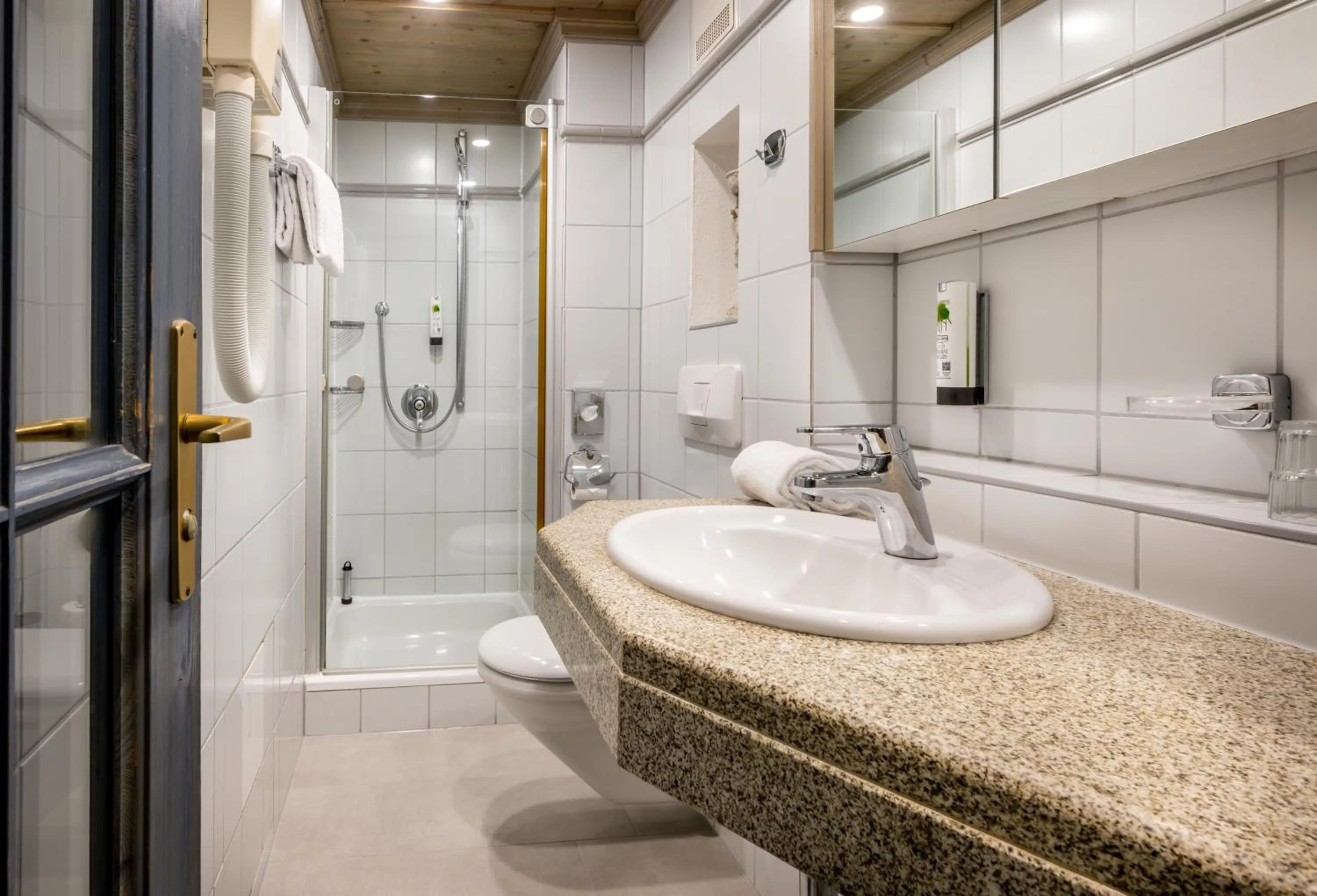 Bathroom in Hotel Promenade