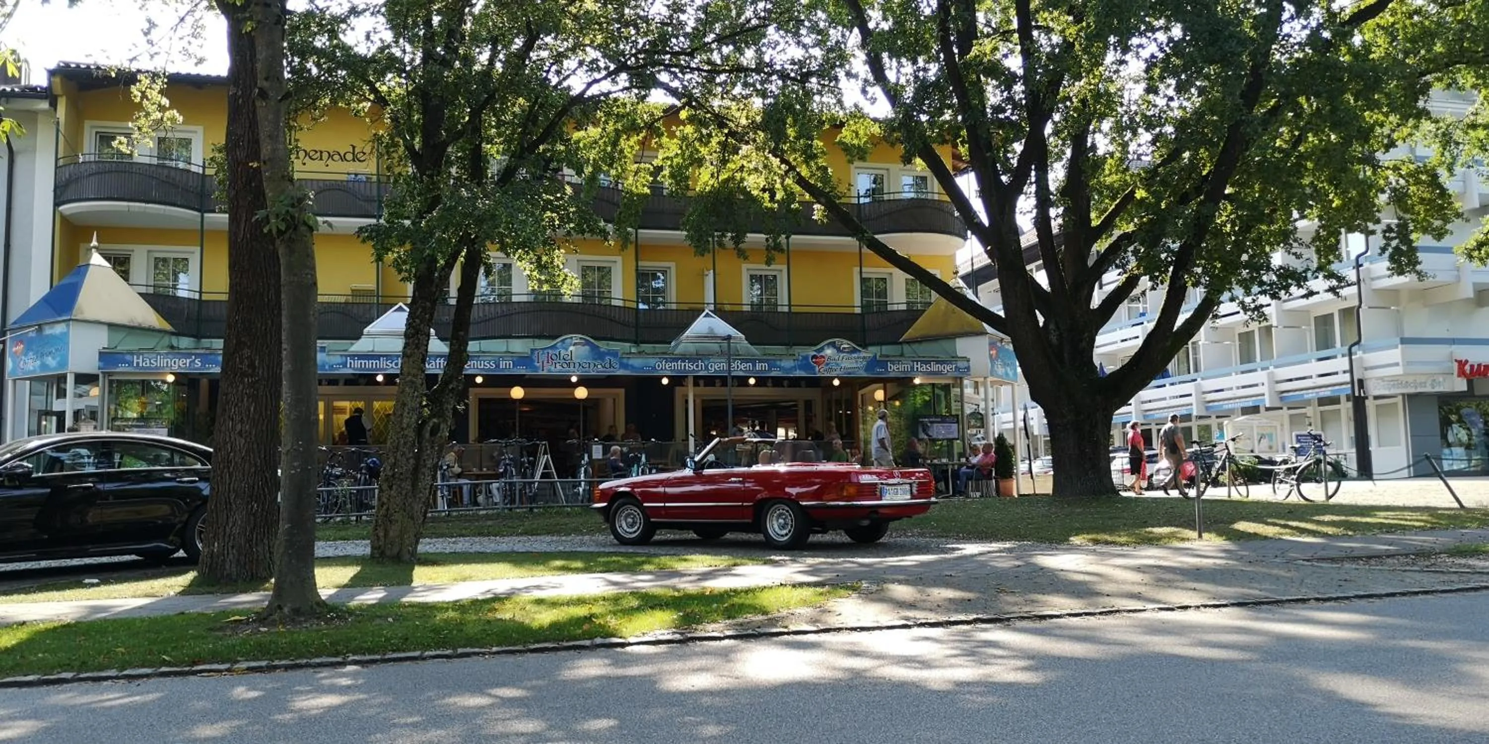 Property building in Hotel Promenade