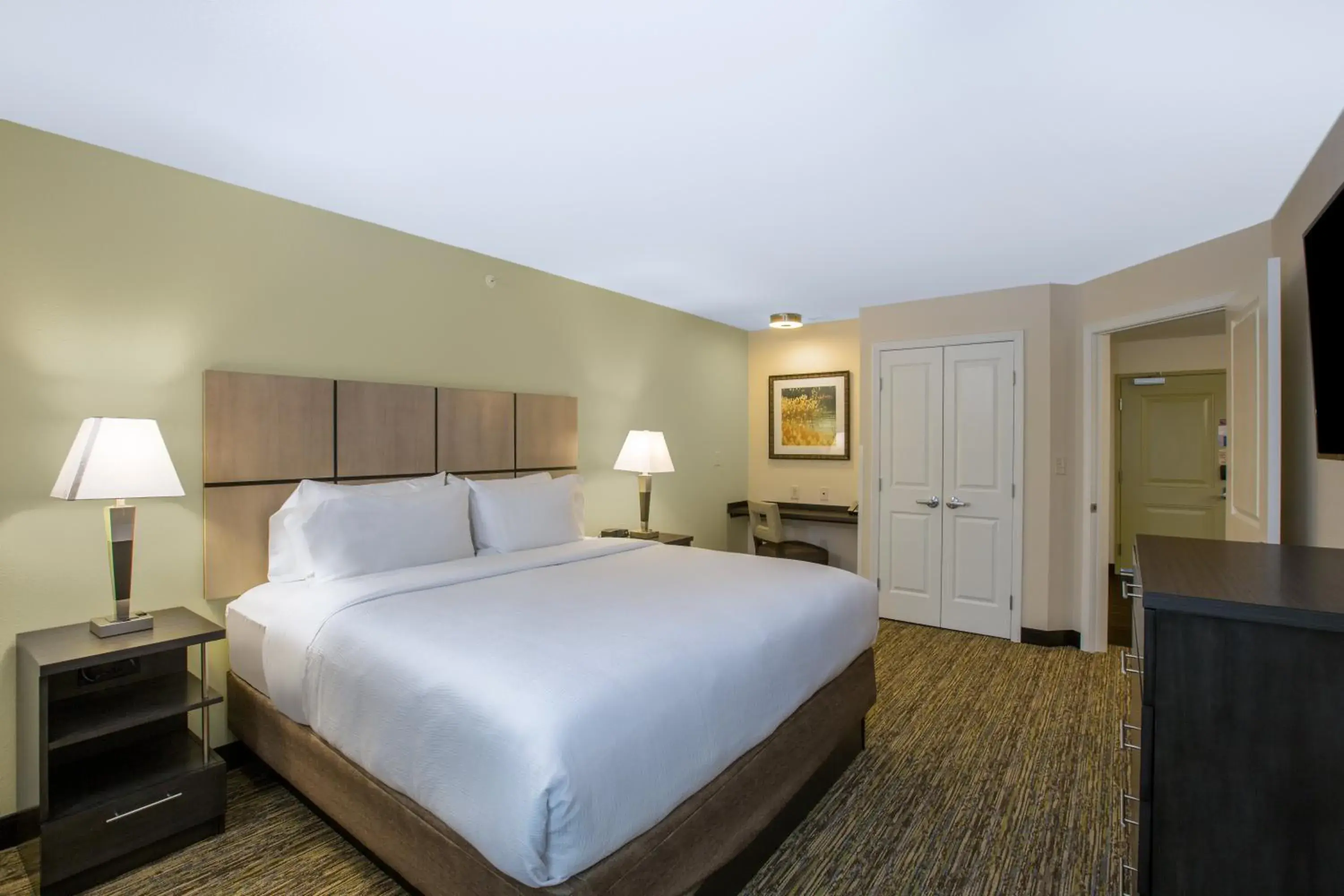 One-Bedroom King Suite in Candlewood Suites - Omaha Millard Area by IHG One-Bedroom King Suite in Candlewood Suites - Omaha Millard Area by IHG