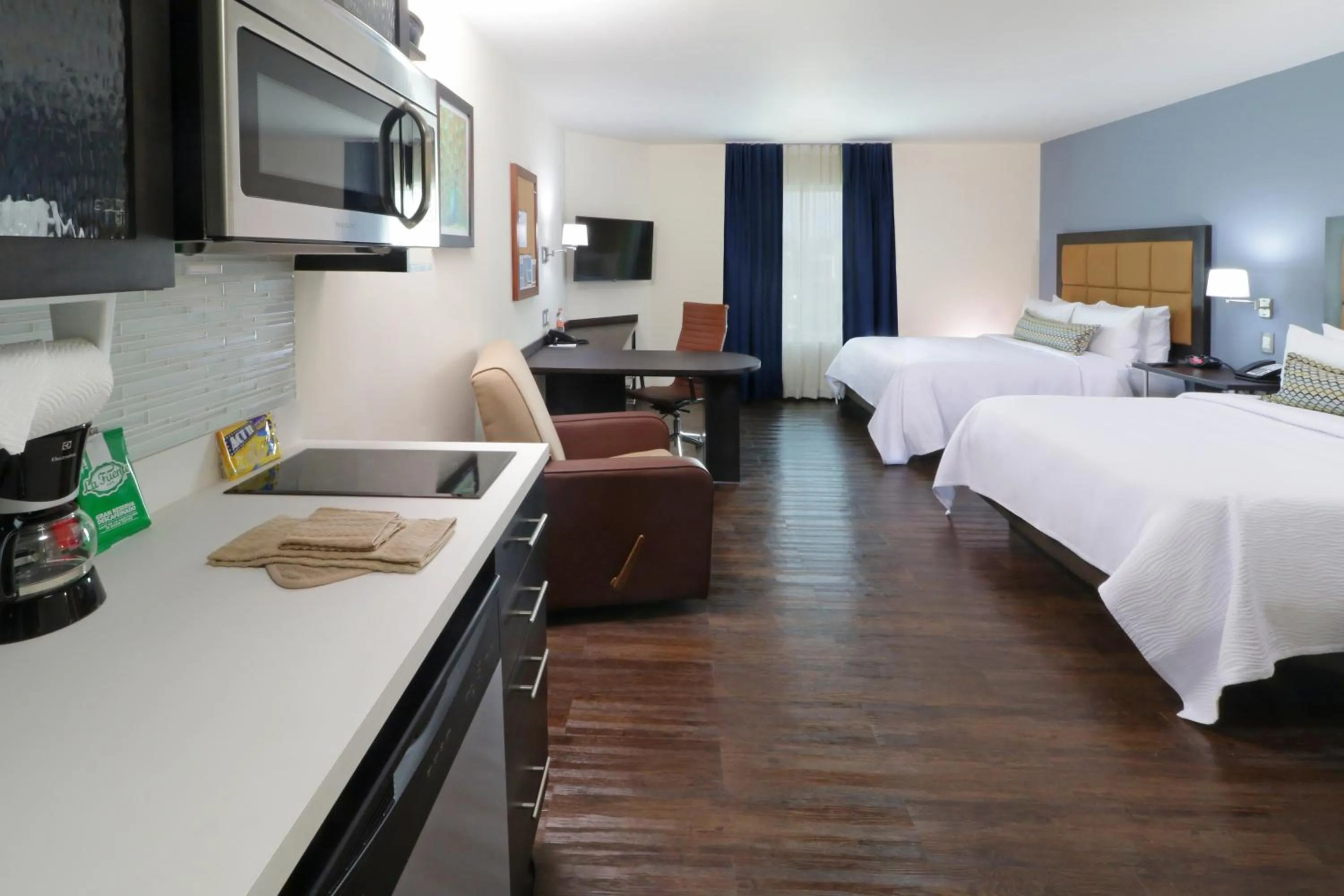 Photo of the whole room, Bed in Candlewood Suites - Queretaro Juriquilla by IHG