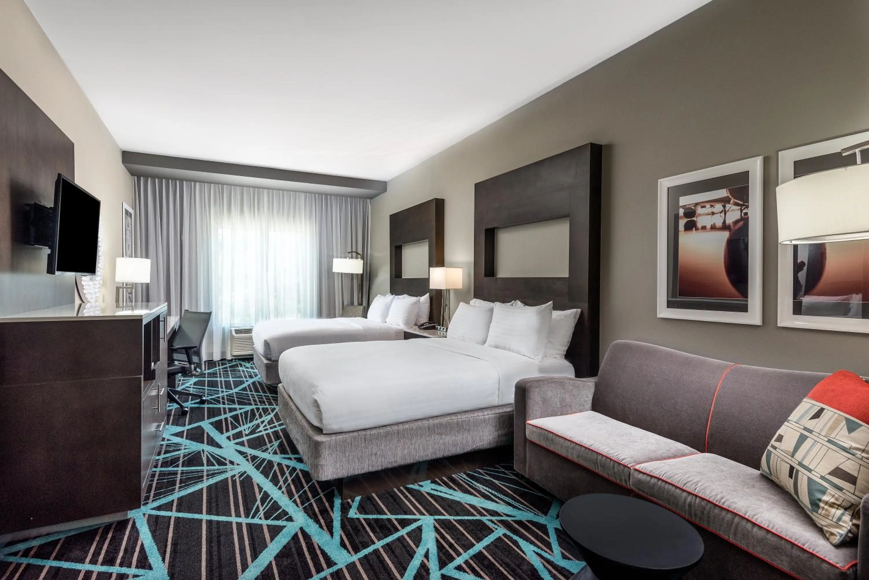Photo of the whole room, Bed in Holiday Inn Express & Suites - Charlotte Airport by IHG