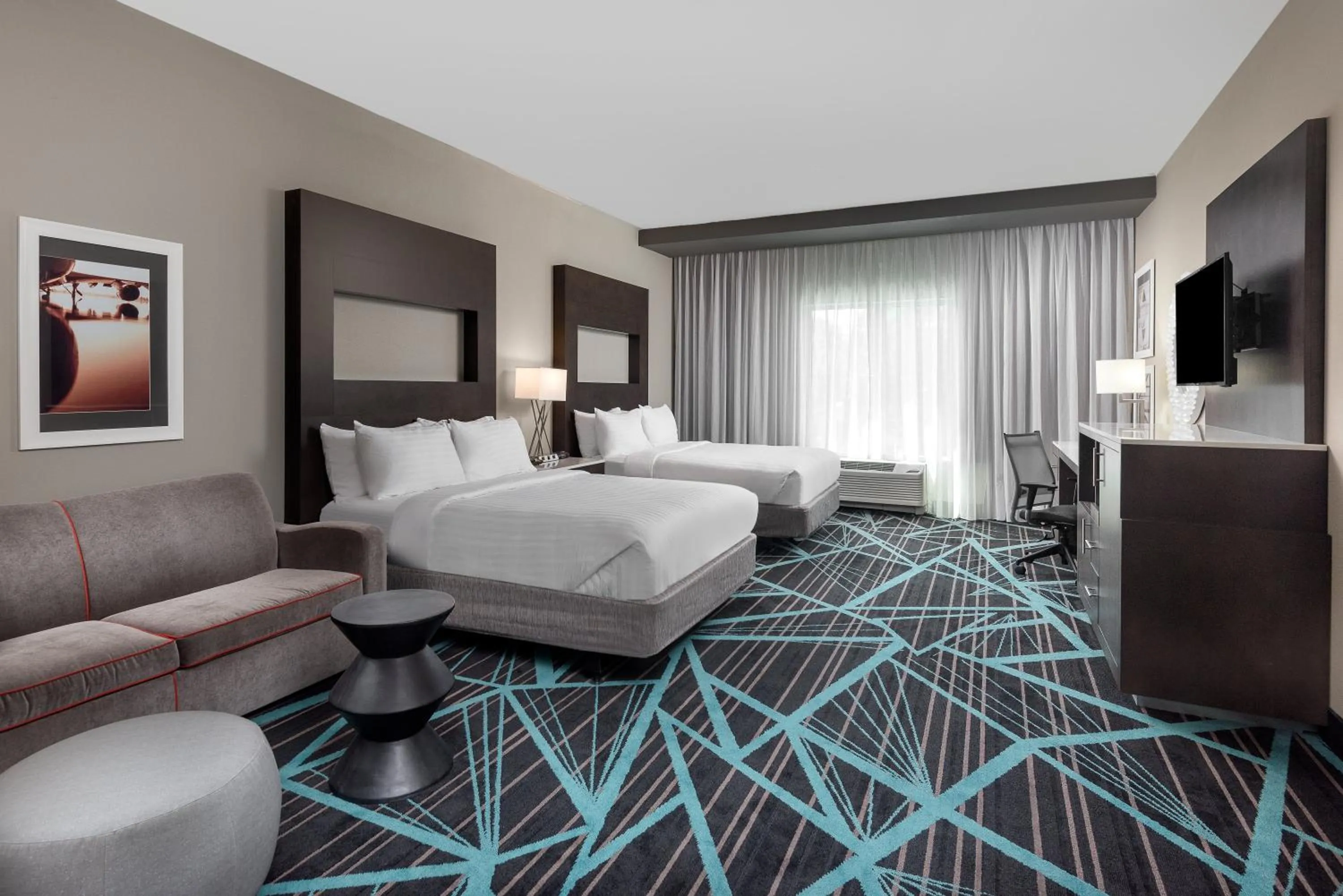 Photo of the whole room, Bed in Holiday Inn Express & Suites - Charlotte Airport by IHG