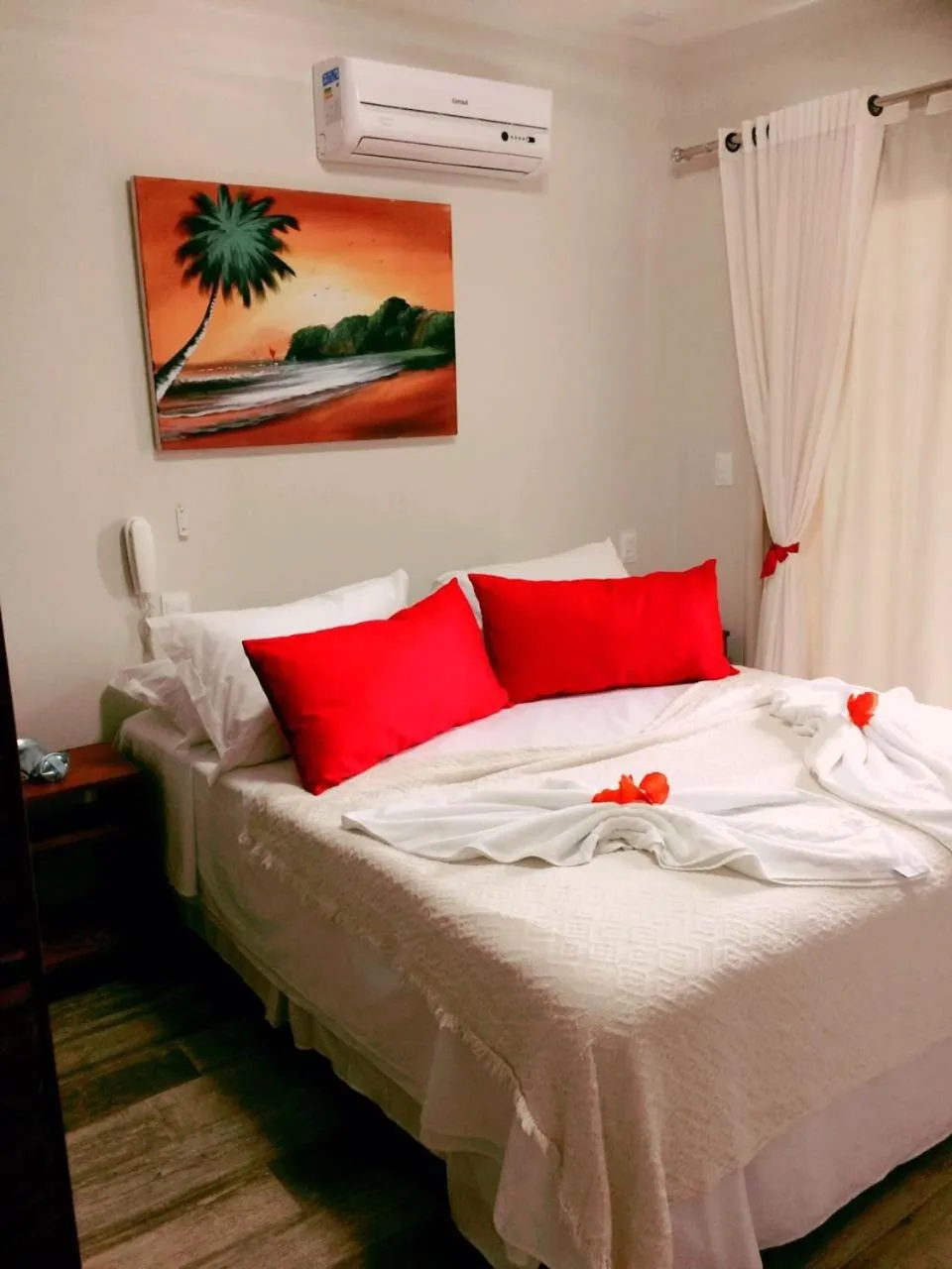 Photo of the whole room, Bed in Pousada Waikiki Boutique
