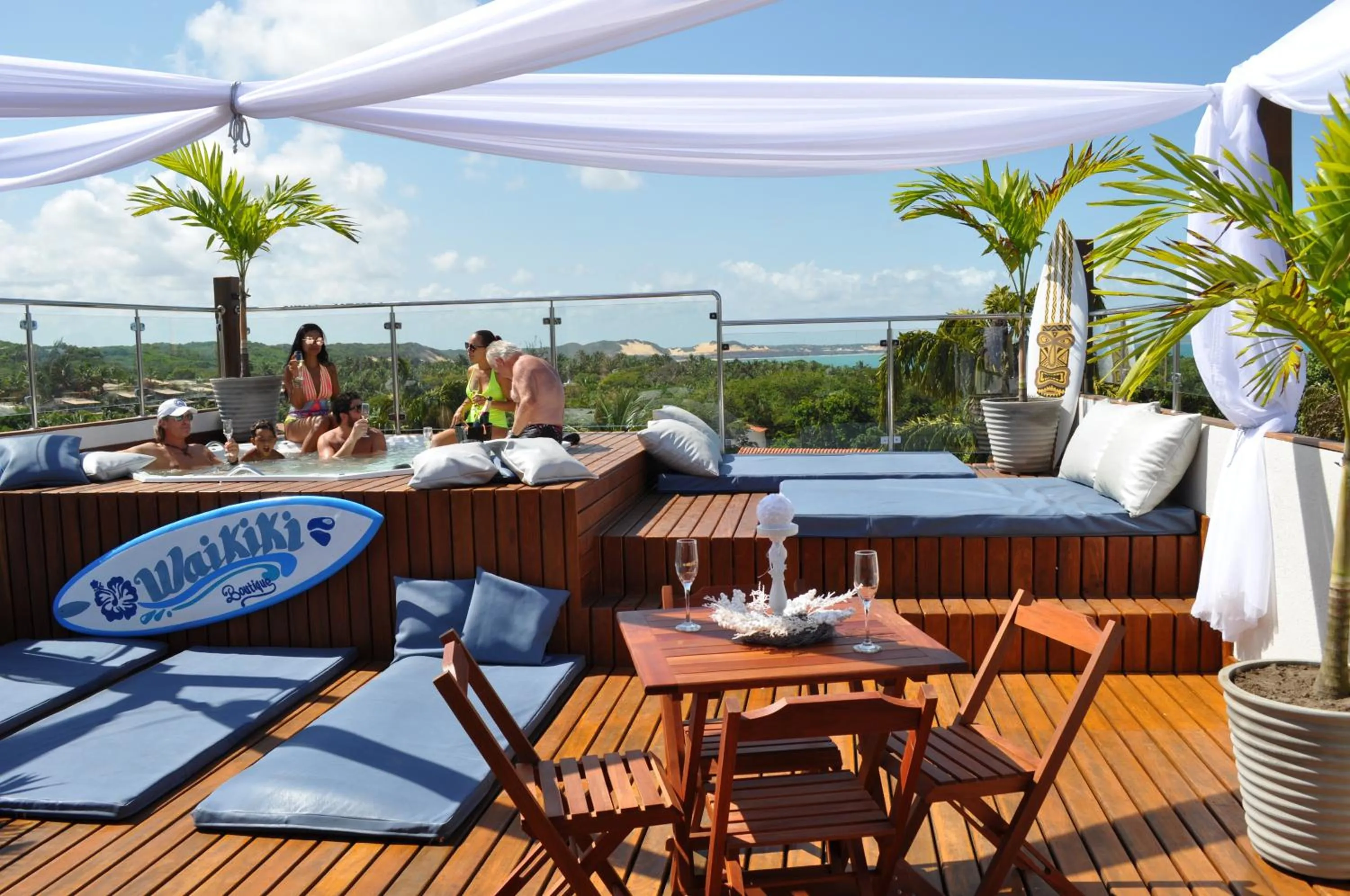 People in Pousada Waikiki Boutique