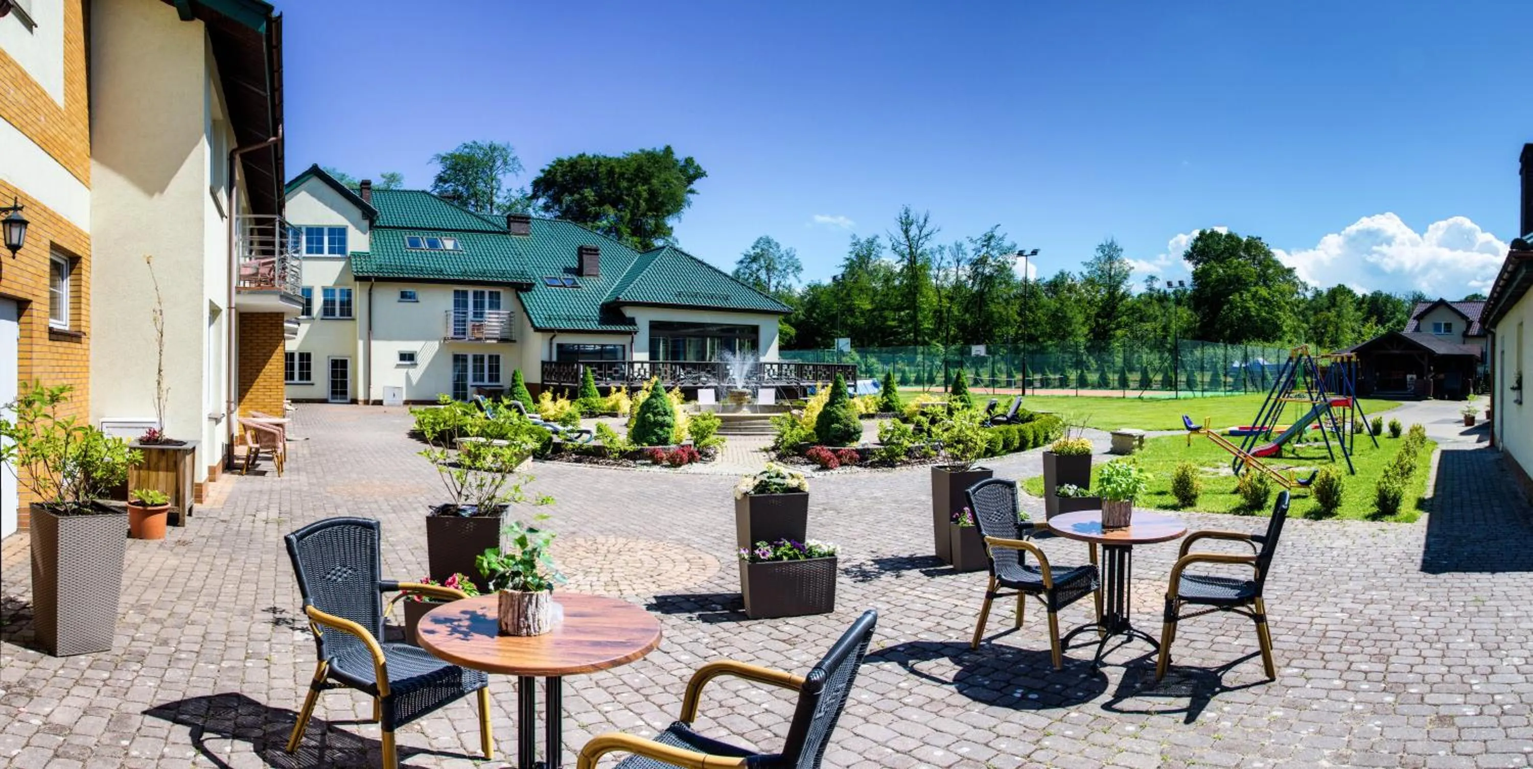 Property building in Hotel Verde