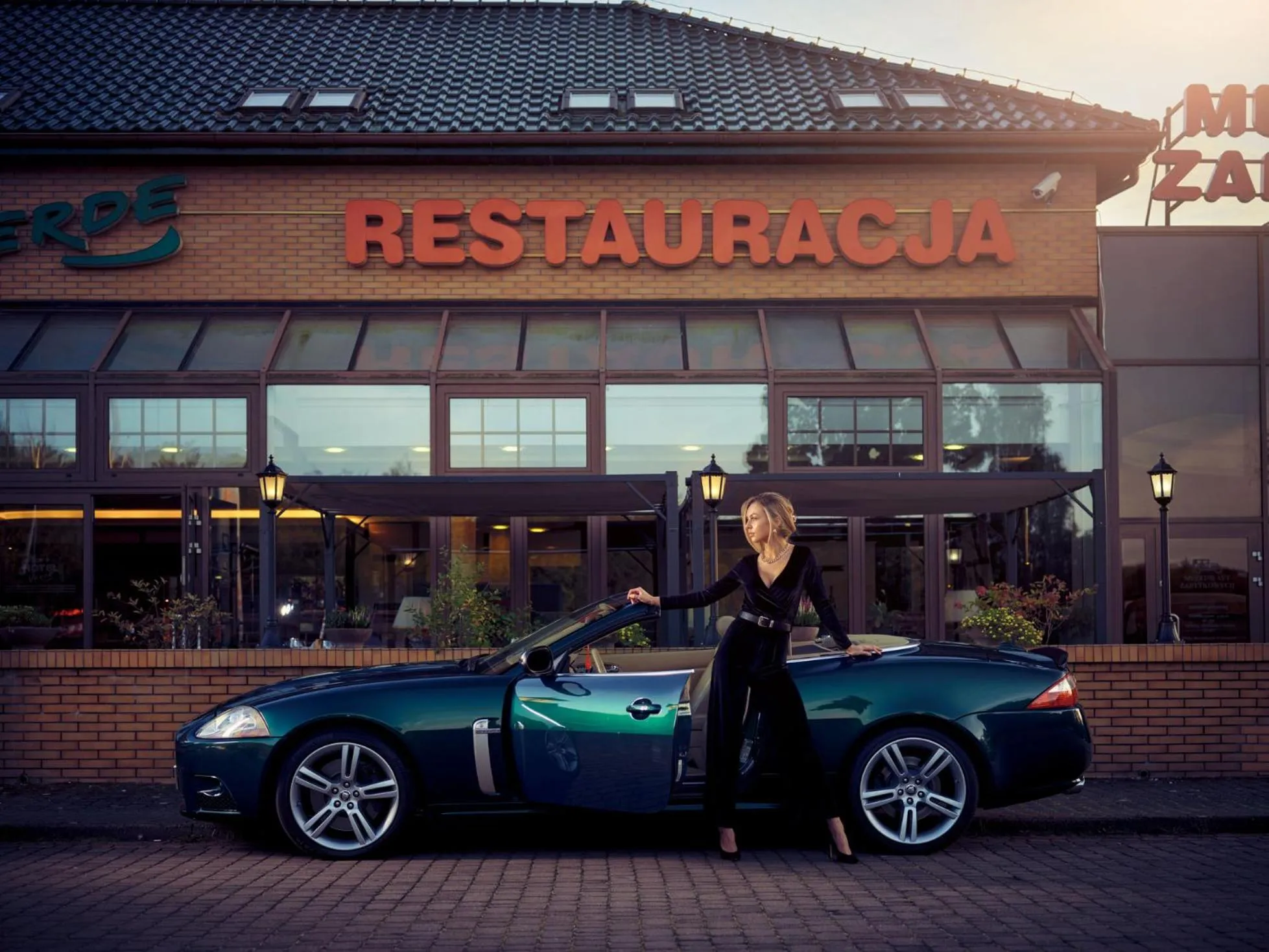 Restaurant/places to eat in Hotel Verde