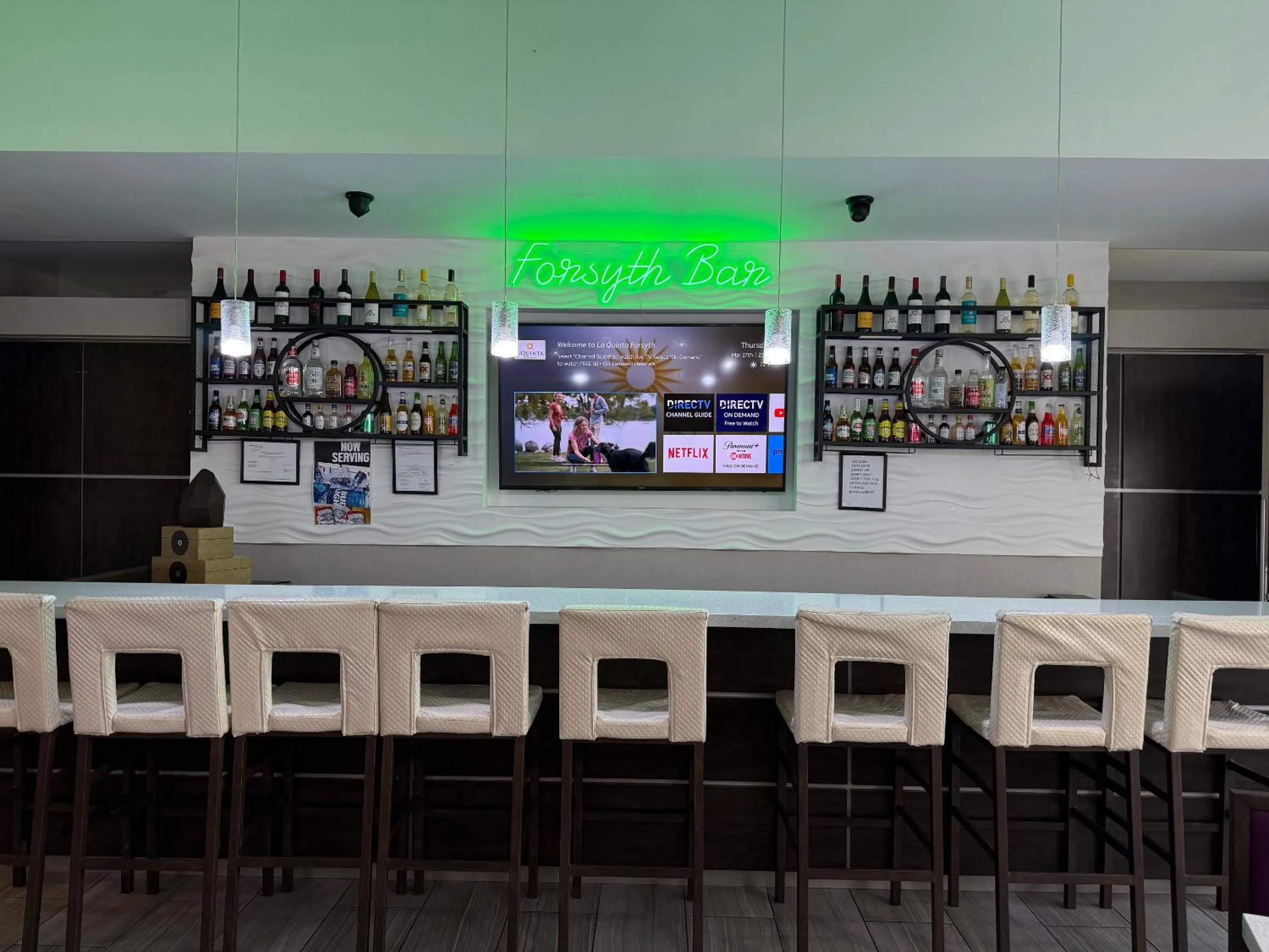 Communal lounge/ TV room in La Quinta by Wyndham Forsyth