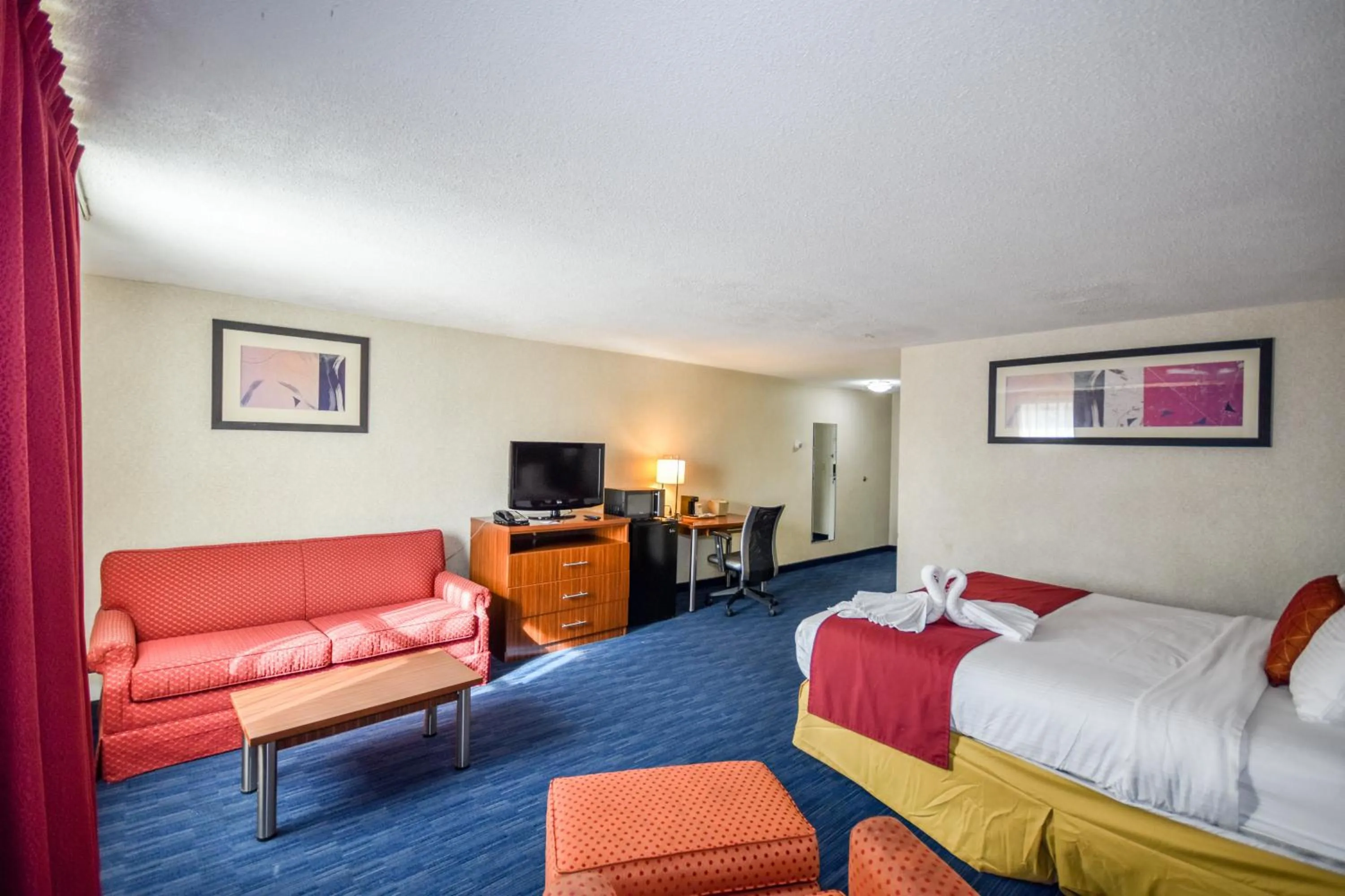 Bed in Charles River Inn