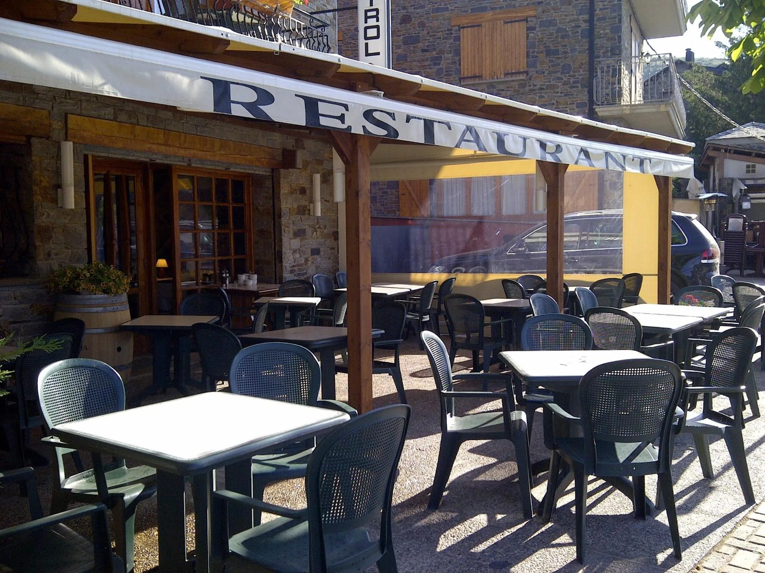 Restaurant/places to eat in Hotel Esquirol