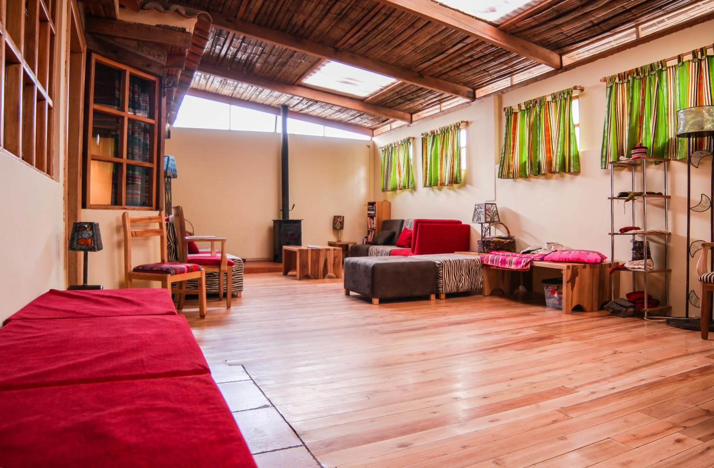 Living room in Inti Sisa Art Guesthouse