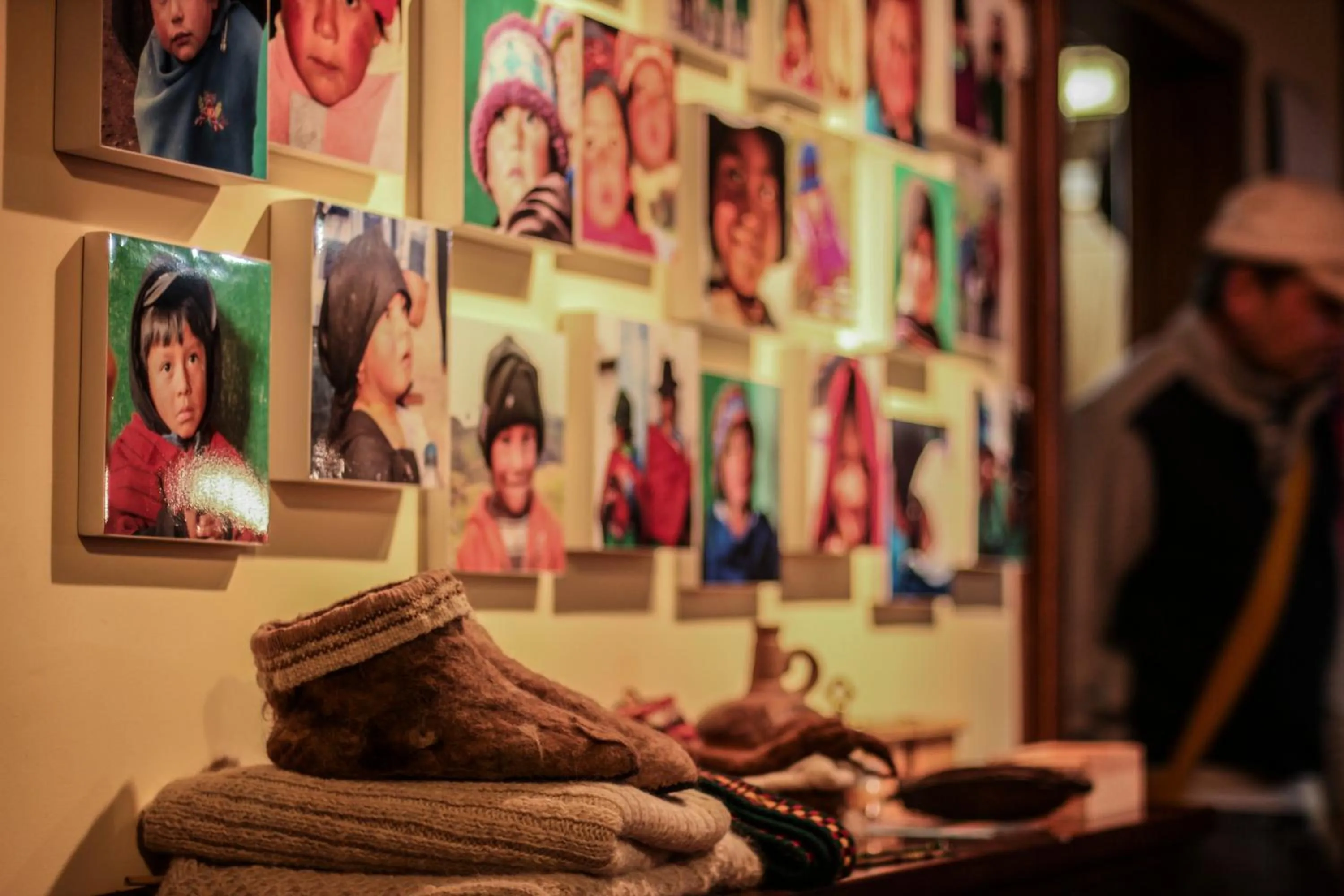 Communal lounge/ TV room in Inti Sisa Art Guesthouse