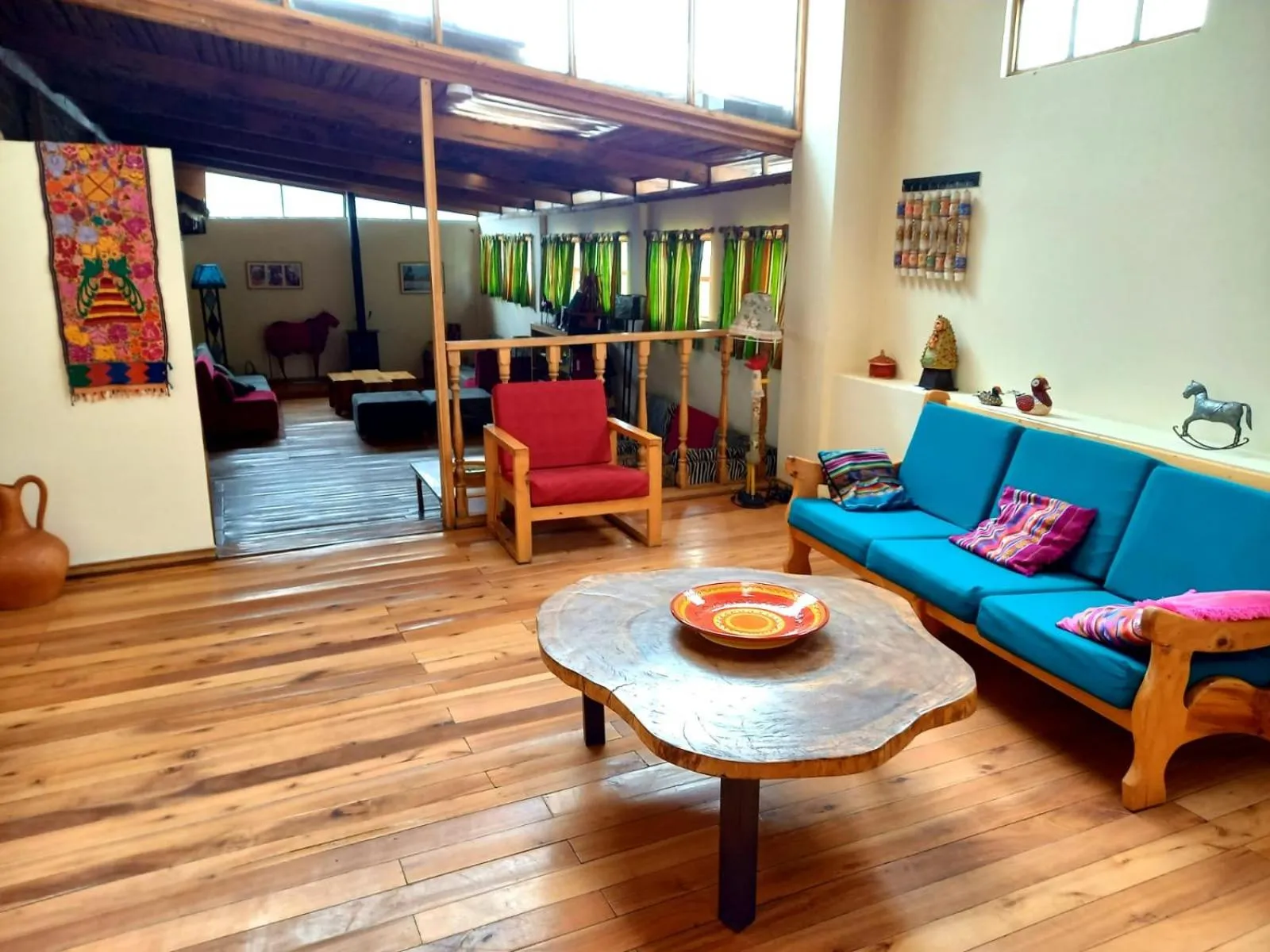 Living room in Inti Sisa Art Guesthouse