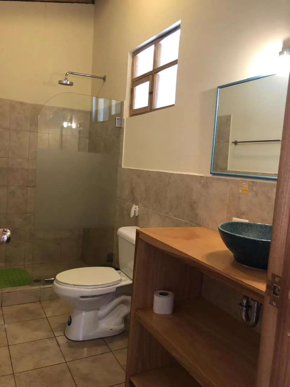 Toilet in Inti Sisa Art Guesthouse