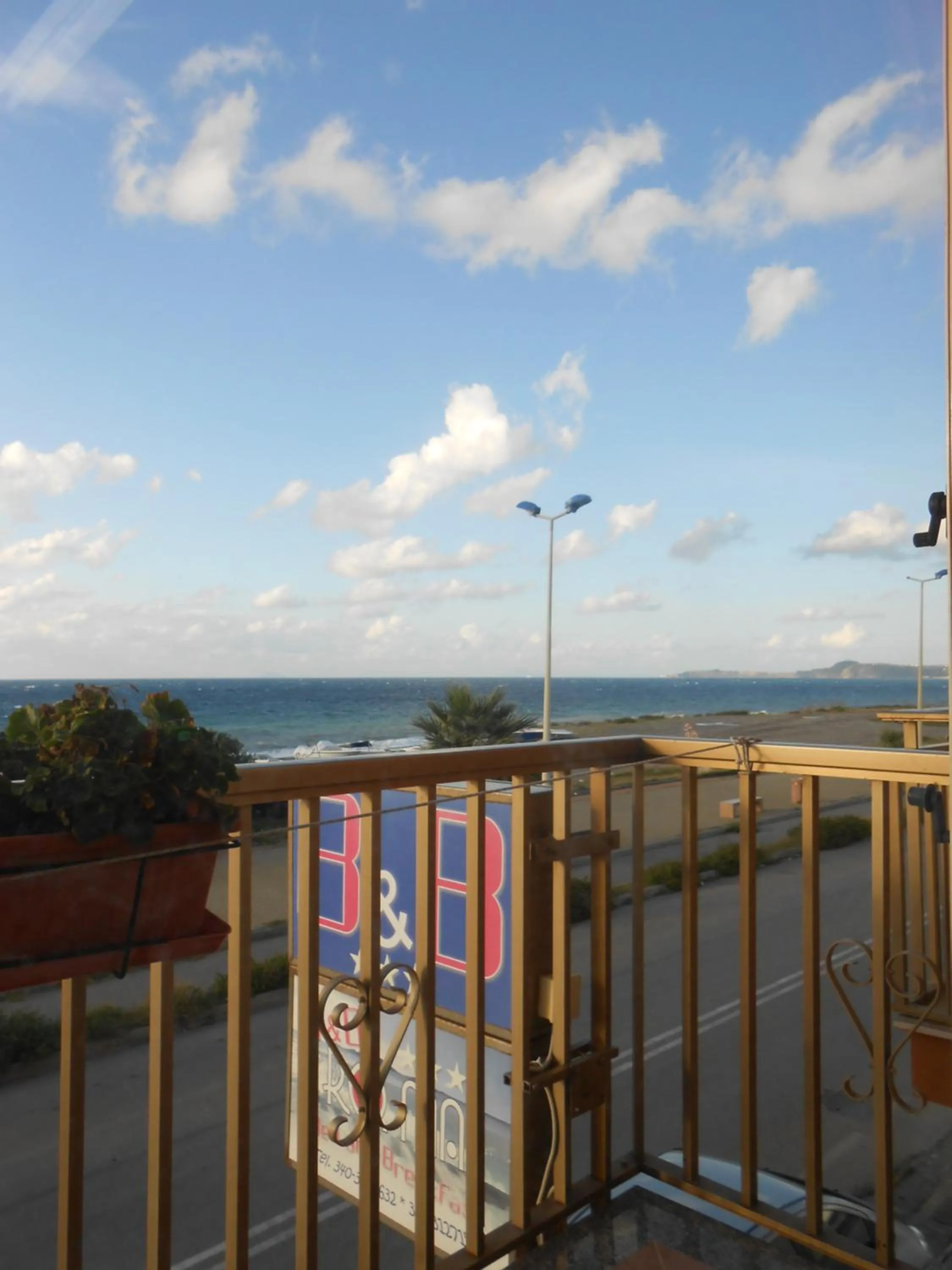 Sea view in B&B Ro.Ma.