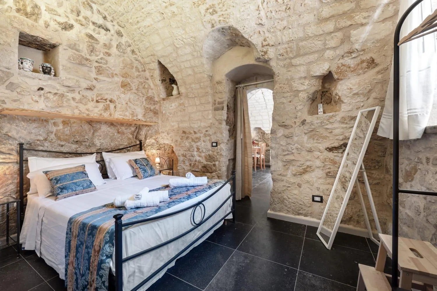 Photo of the whole room, Bed in Locanda La Meridiana