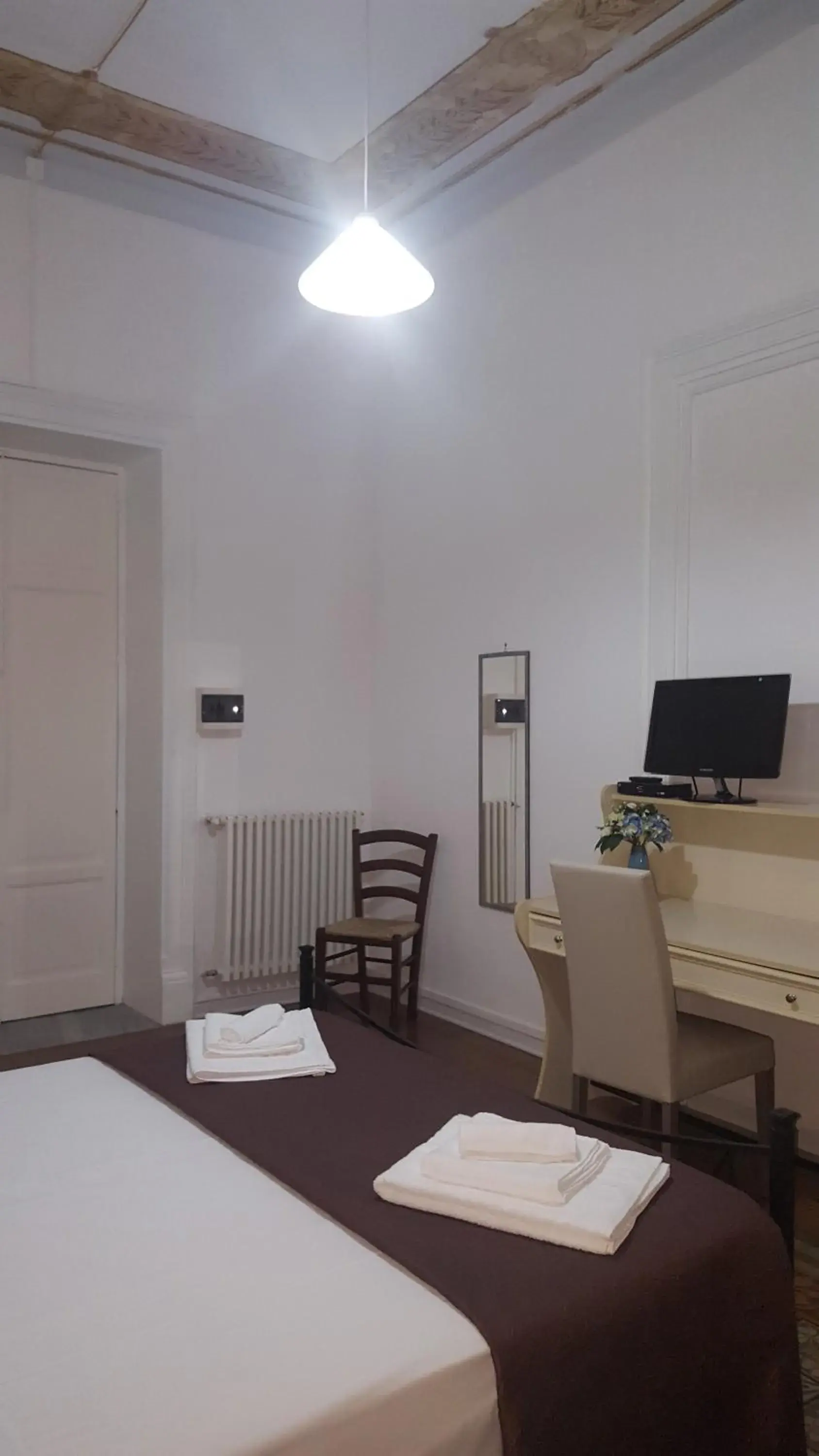 Triple Room with Private External Bathroom in Rest and Go Triple Room with Private External Bathroom in Rest and Go