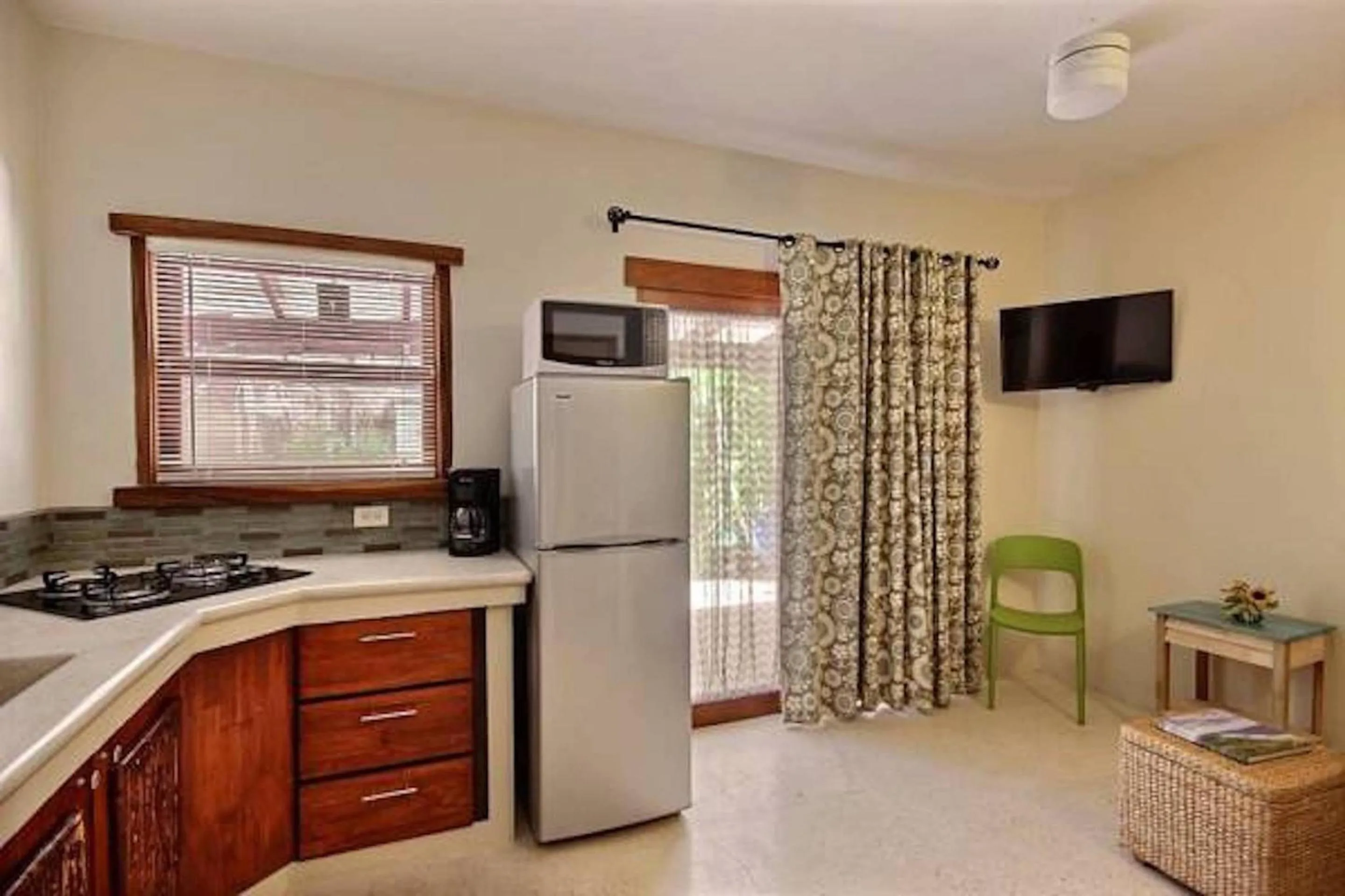 TV and multimedia in Ten North Tamarindo Beach Hotel