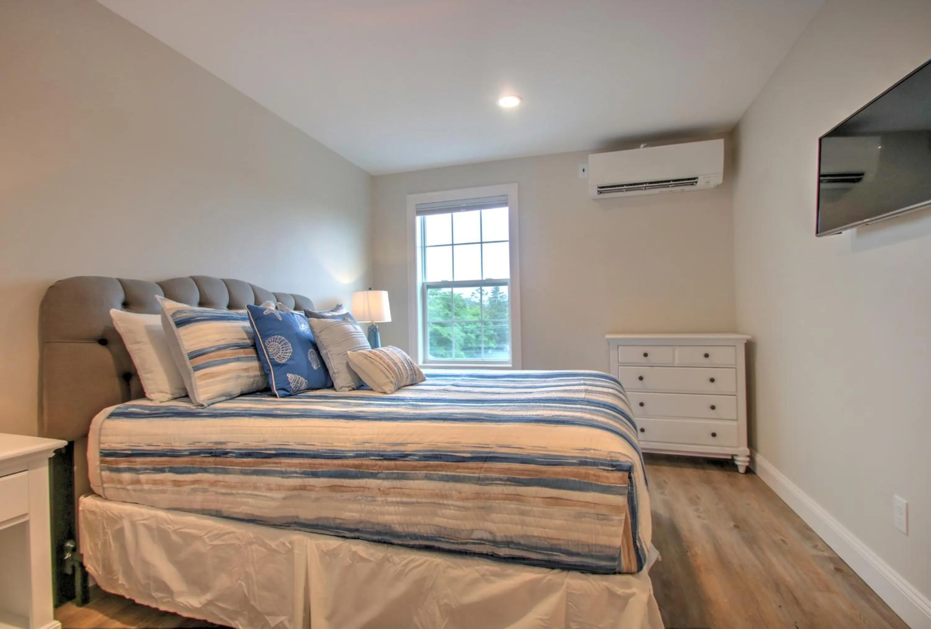 Bedroom, Bed in Atlantic Ocean Suites