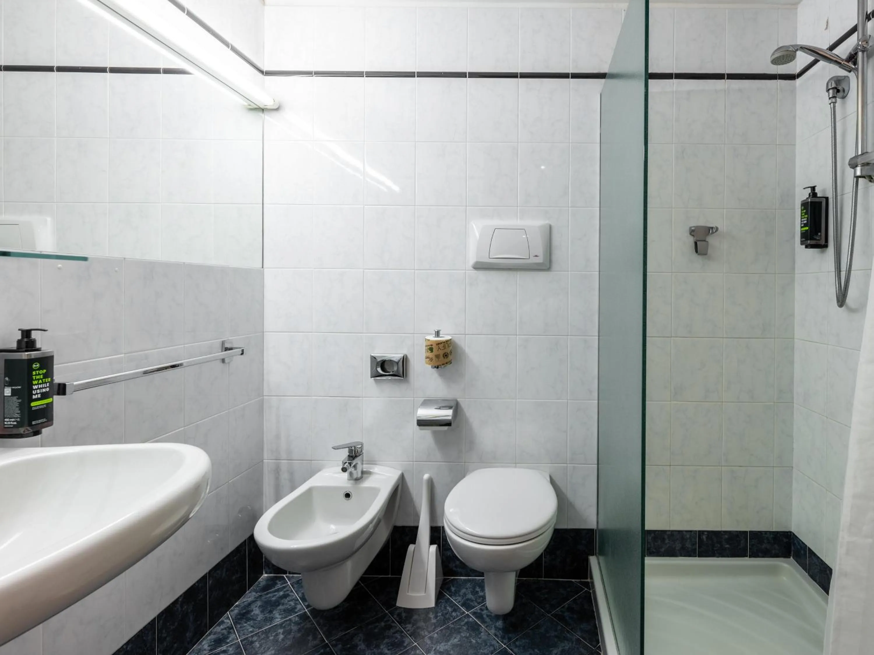 Bathroom in B&B Hotel Borgaro Torinese