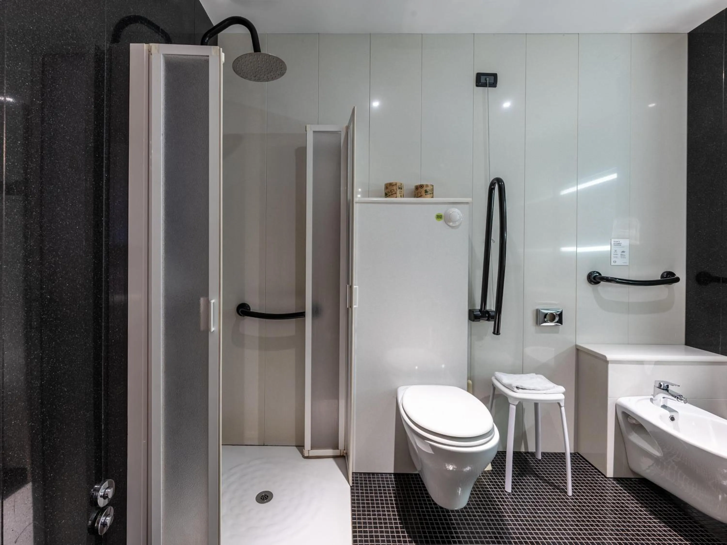 Photo of the whole room in B&B Hotel Borgaro Torinese