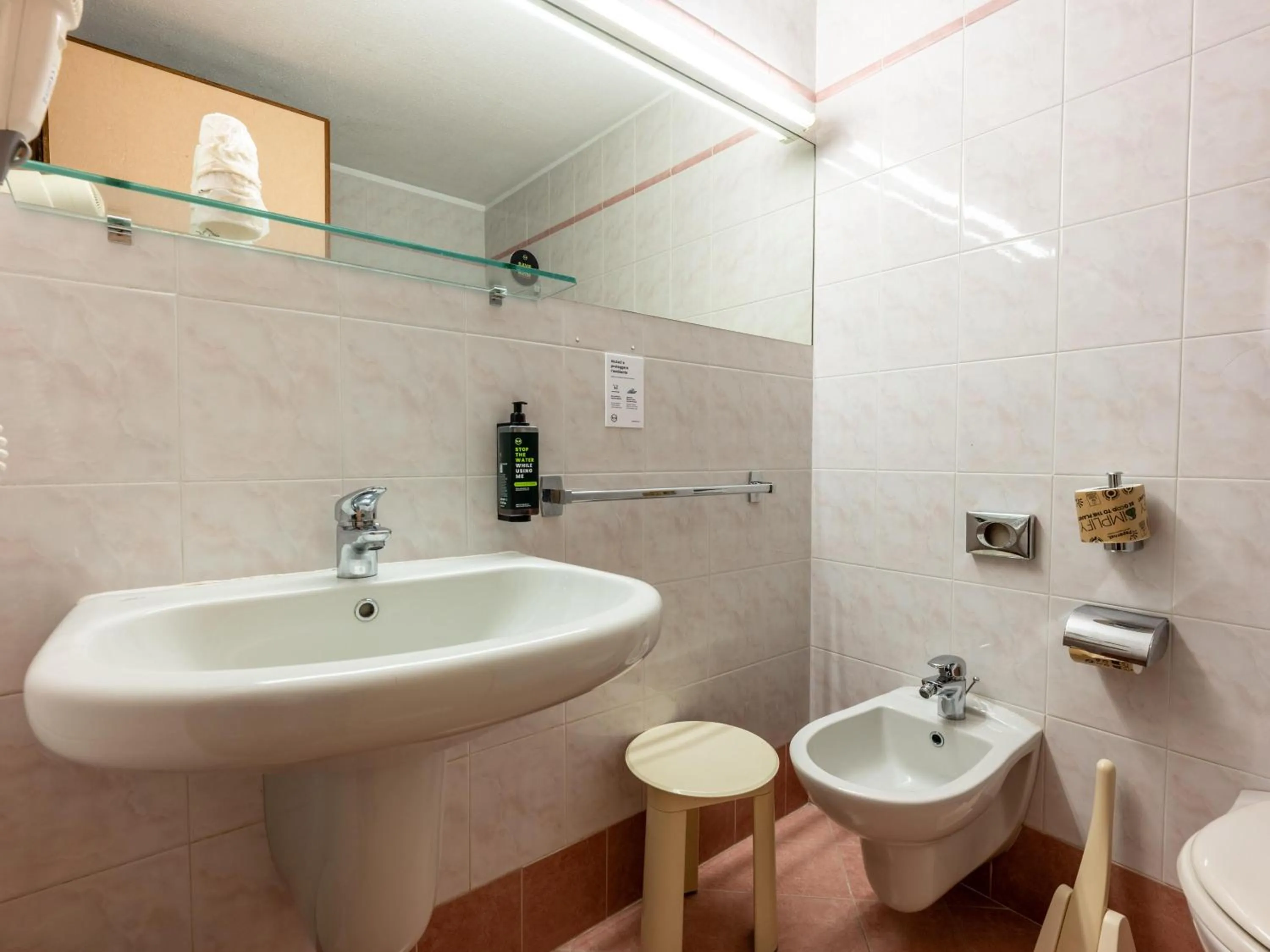 Bathroom in B&B Hotel Borgaro Torinese