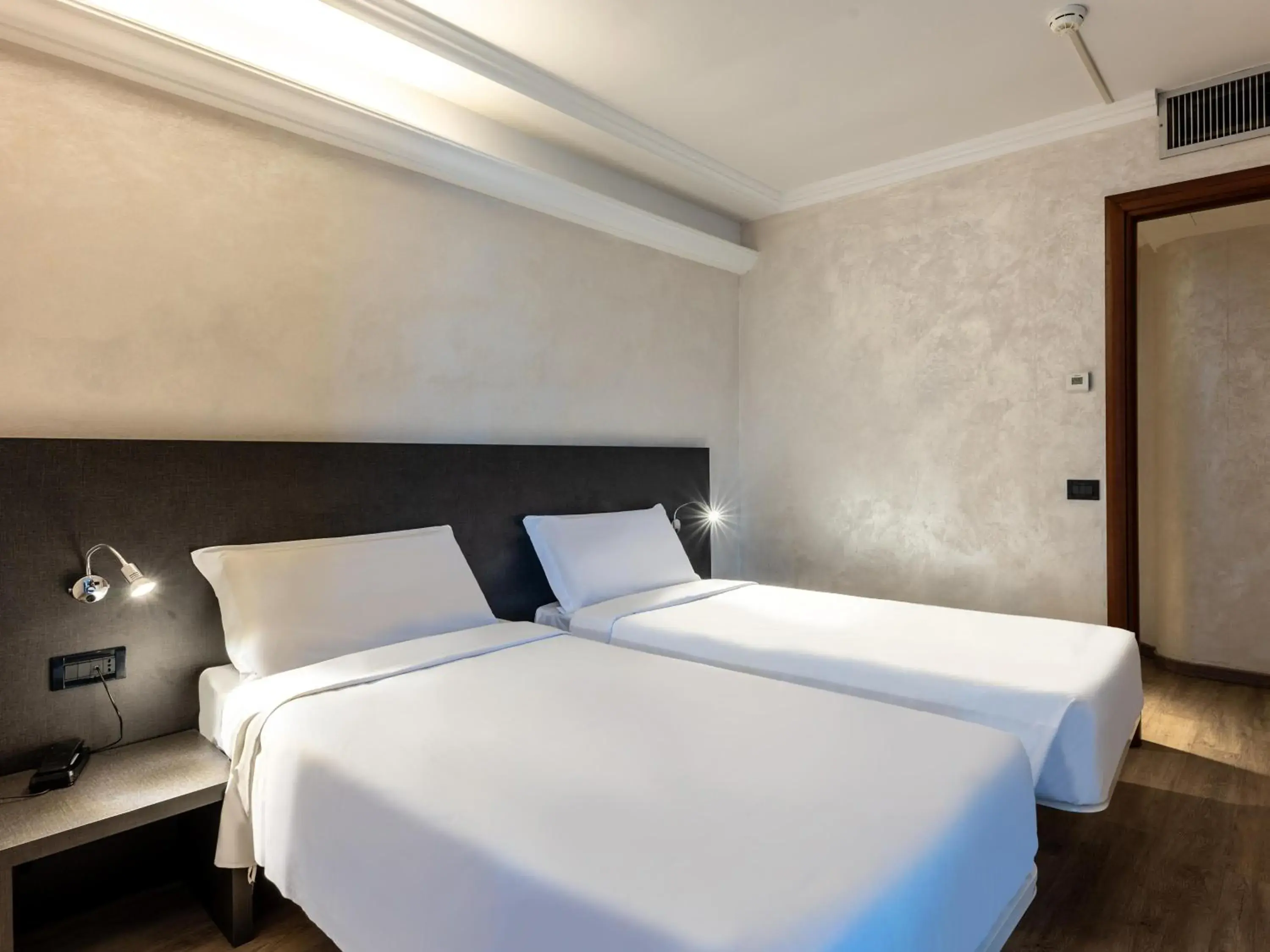 Twin Room - Disability Access in B&B Hotel Borgaro Torinese Twin Room - Disability Access in B&B Hotel Borgaro Torinese