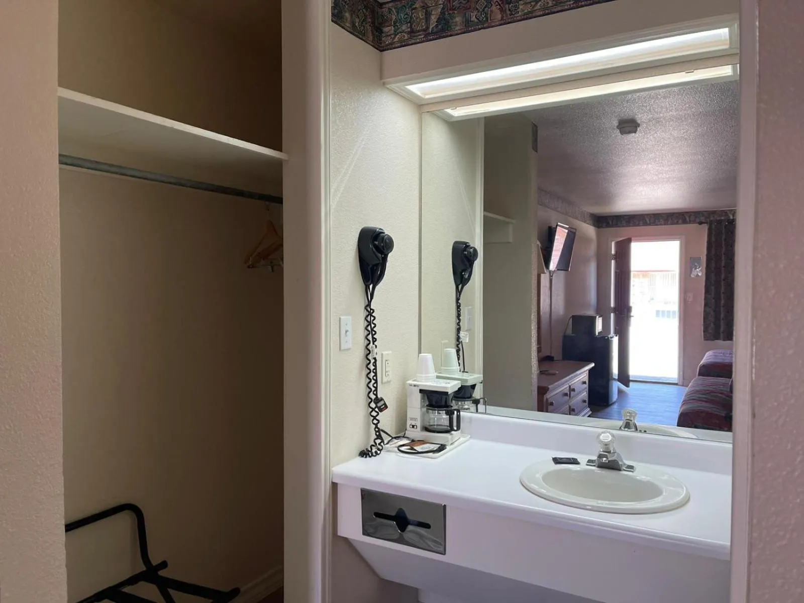 Bathroom in Lakeside inn & suites by OYO Mathis I 37