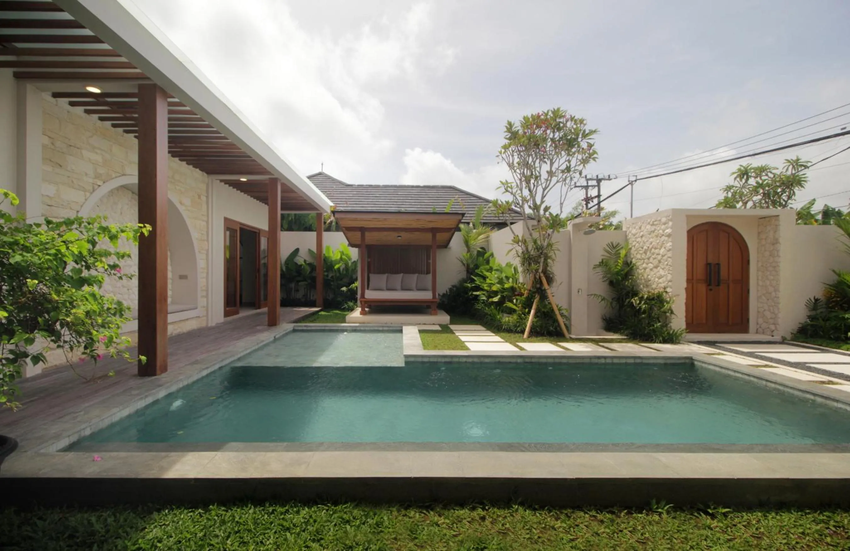 Swimming pool in The Murdha Villa