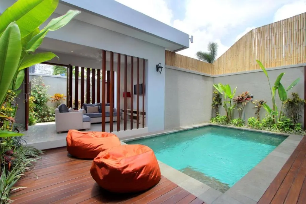 Swimming pool in The Murdha Villa