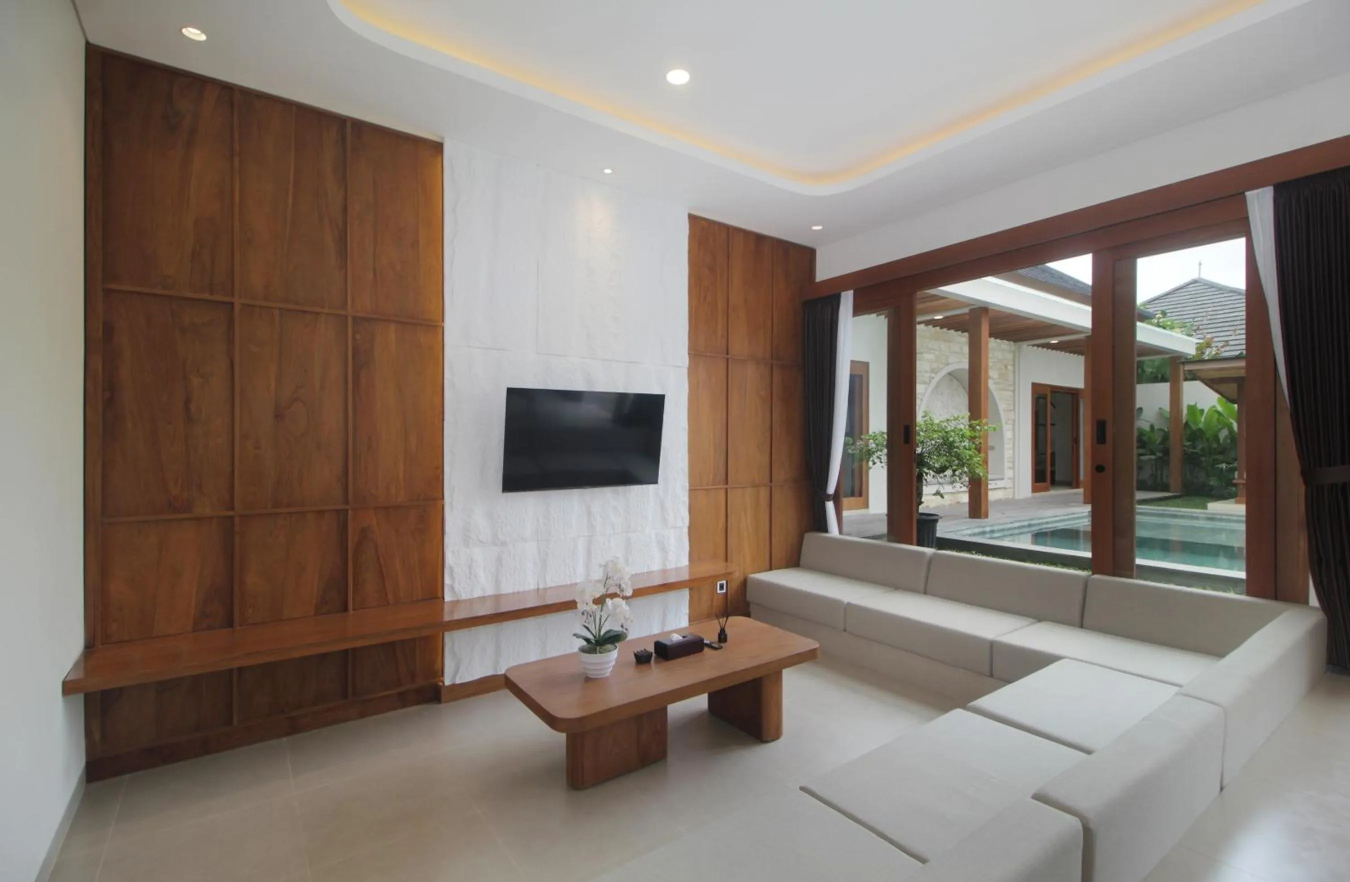 TV and multimedia in The Murdha Villa