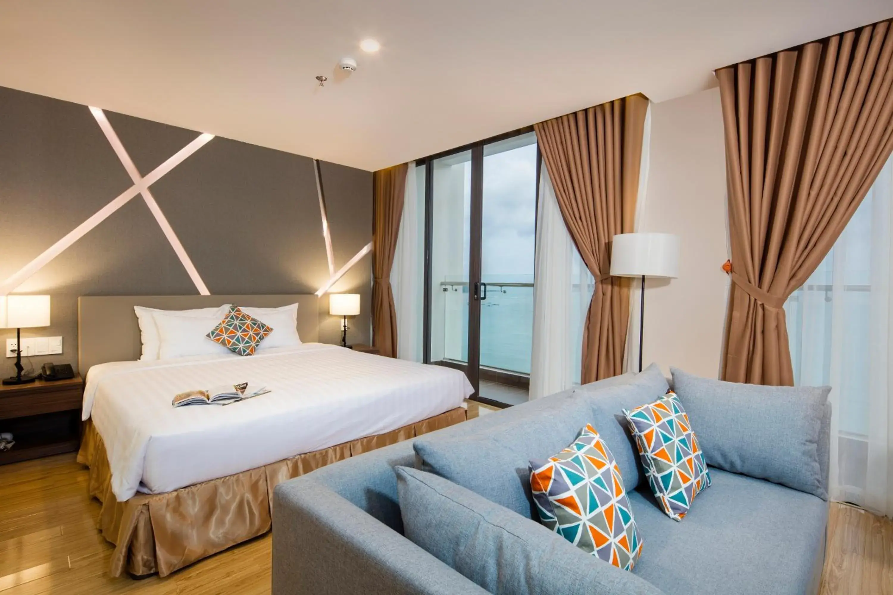 King Town Grand Hotel & Wedding Center King Town Grand Hotel & Wedding Center