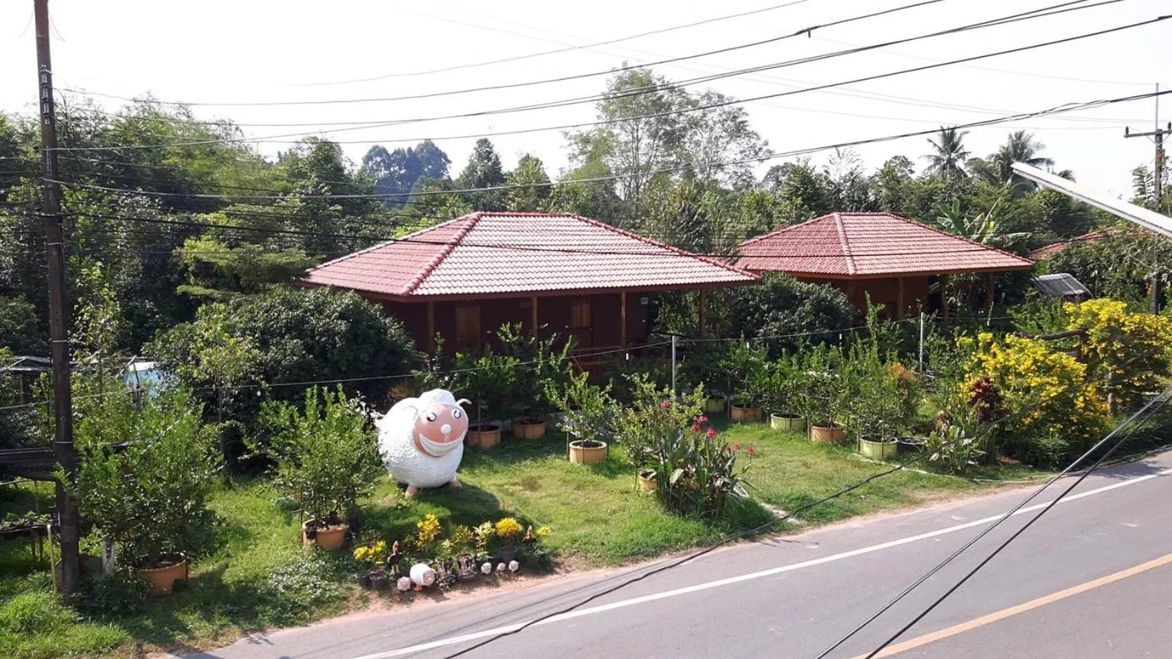 Property building in Baan Suan Kru Kob