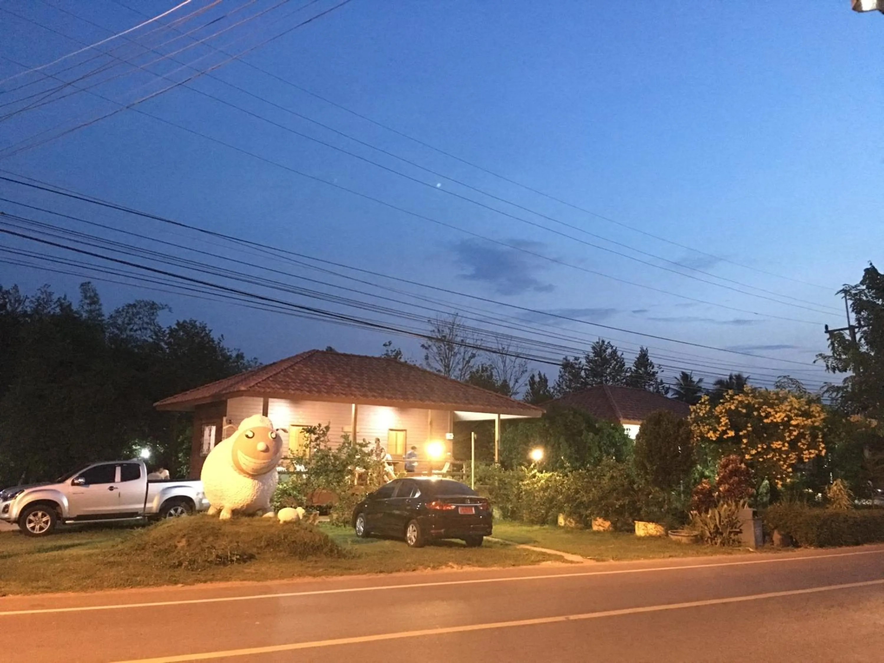 Property building in Baan Suan Kru Kob