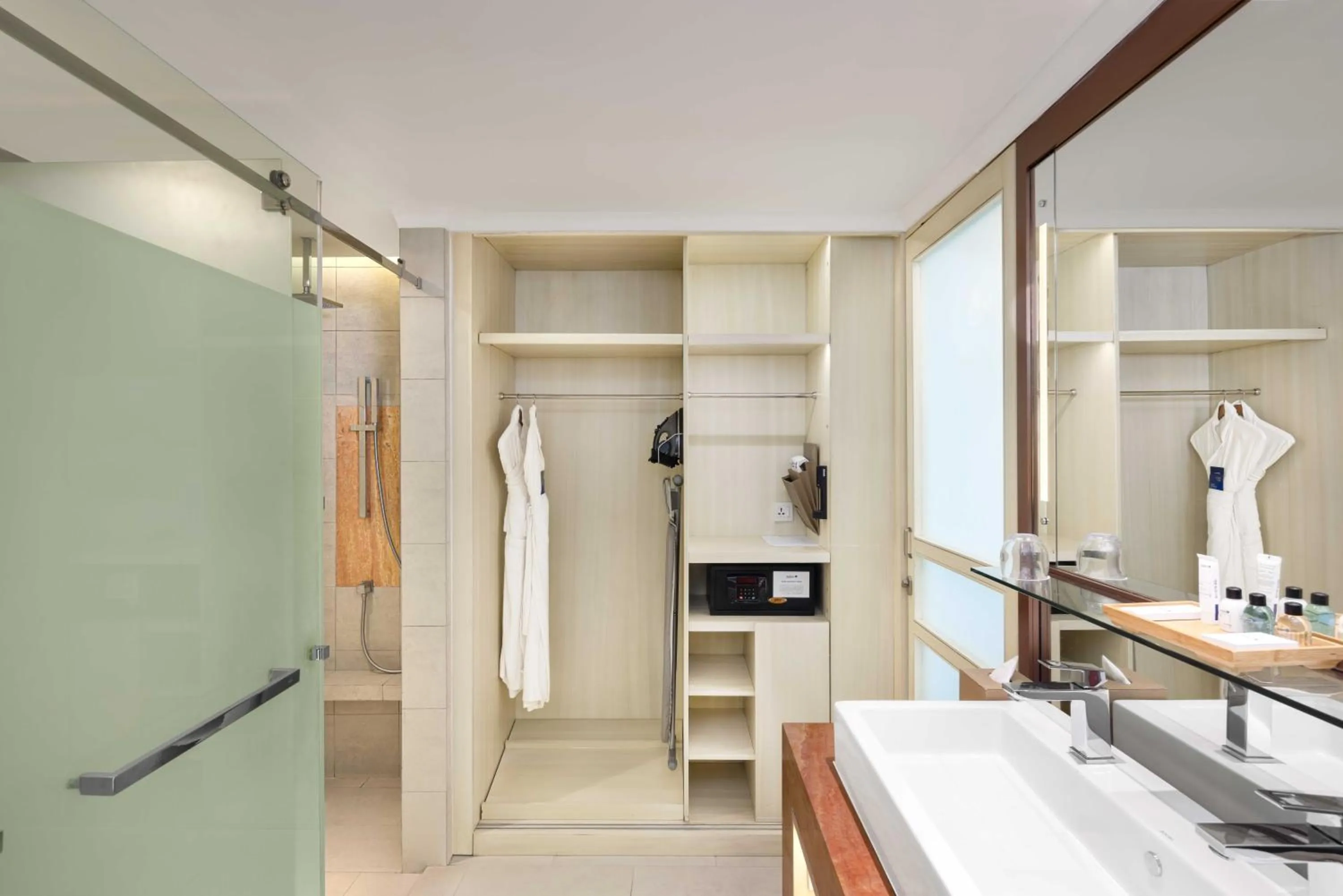 Bathroom in Radisson Blu Resort Galle