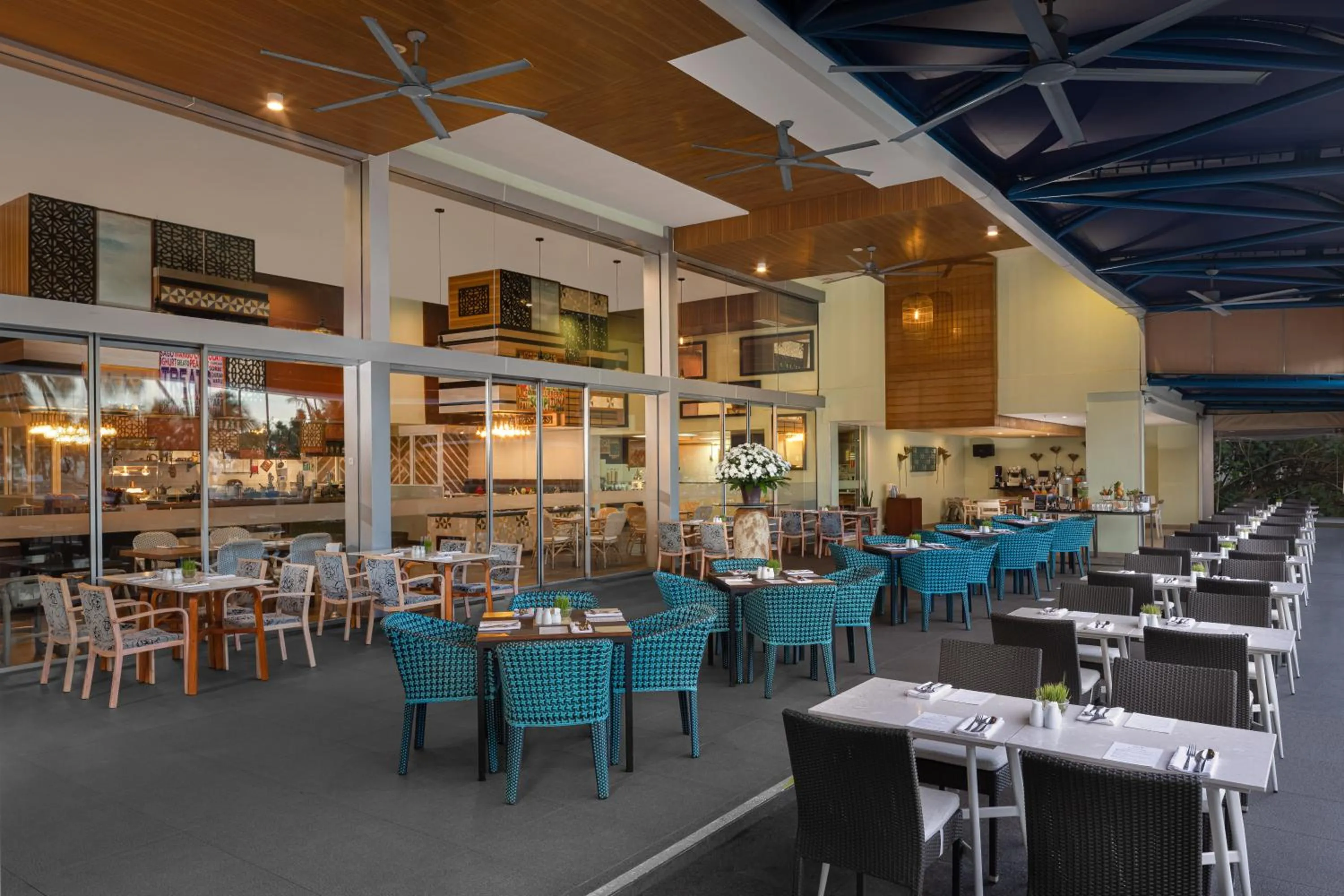 Restaurant/places to eat in Radisson Blu Resort Galle