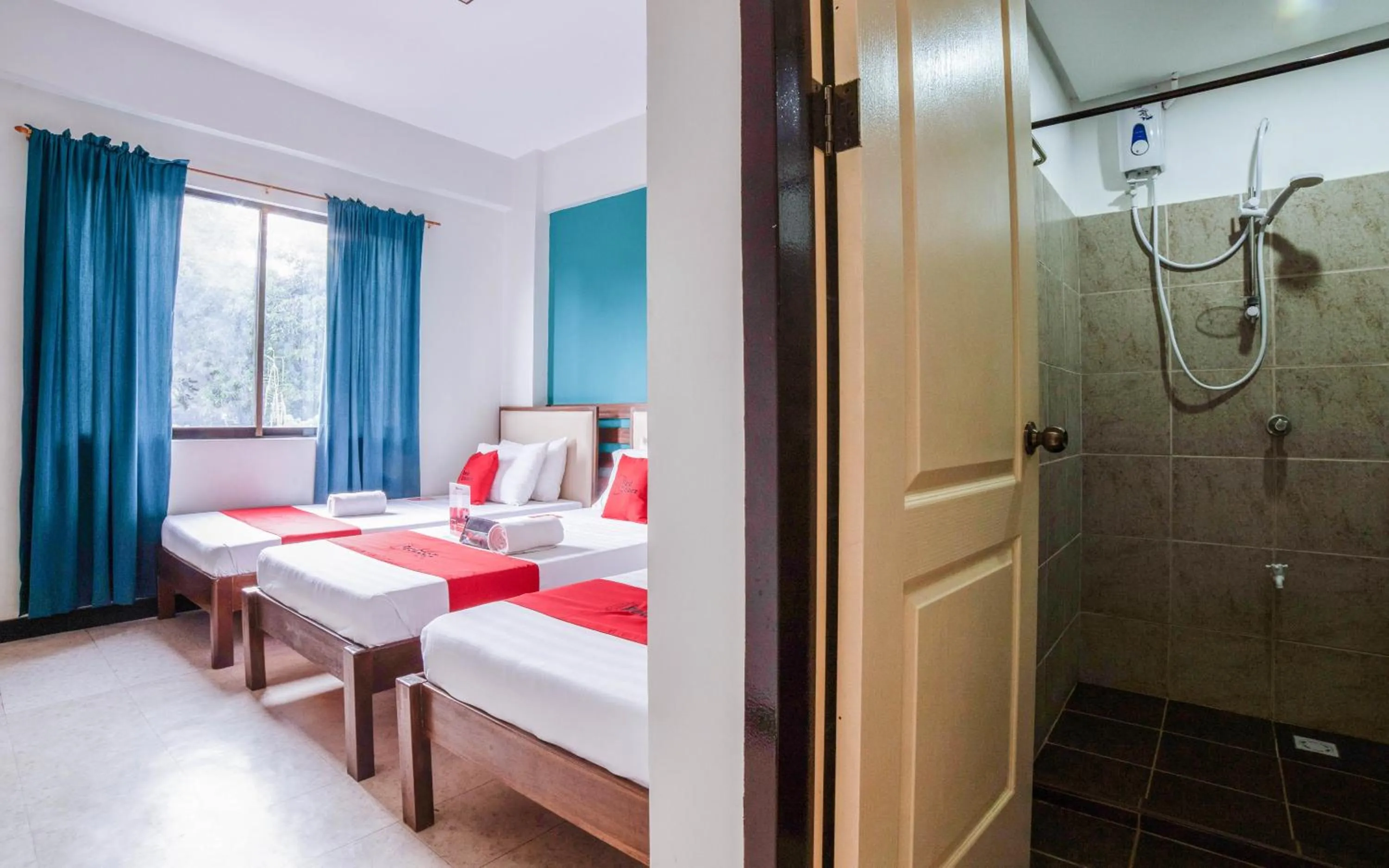 Shower, Bed in RedDoorz Plus near Rizal Junction