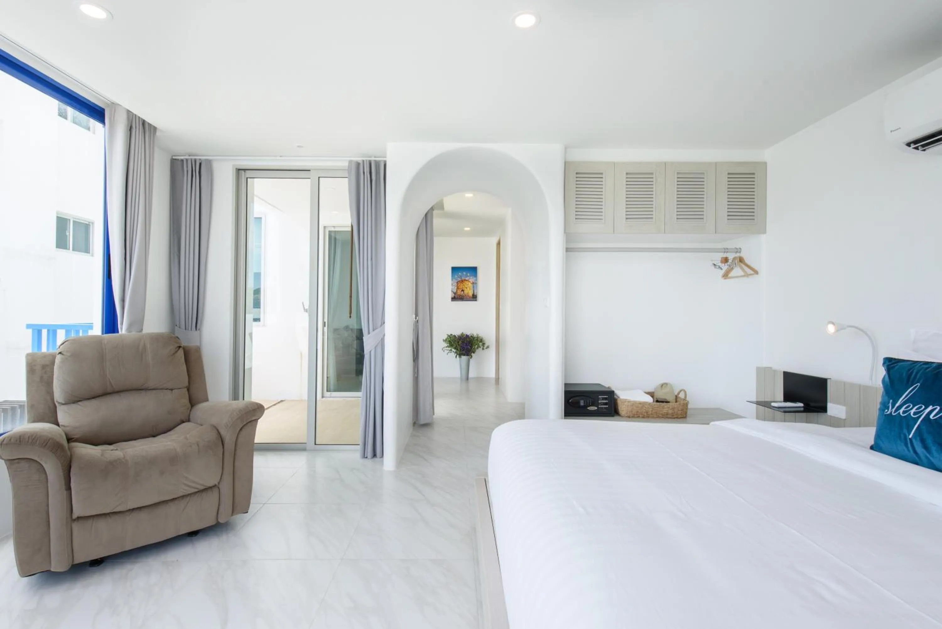 Photo of the whole room, Bed in Costa Village Bangsaray