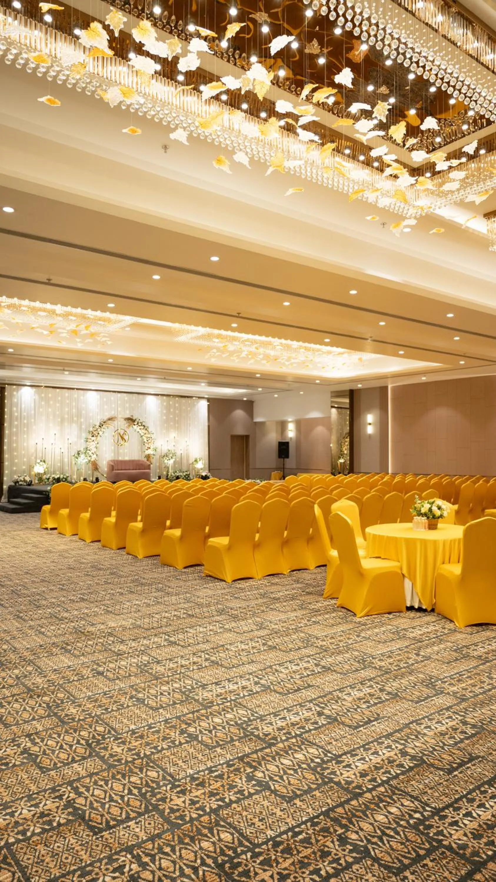Banquet/Function facilities in Hotel Dwarkamai, A Pure Vegetarian Hotel