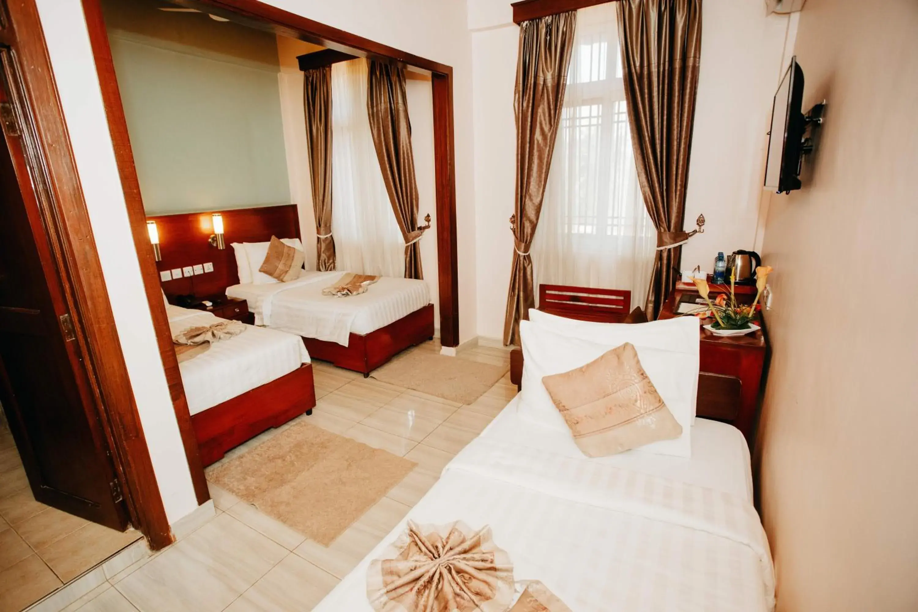 Deluxe Triple Room in Keys Hotel Deluxe Triple Room in Keys Hotel