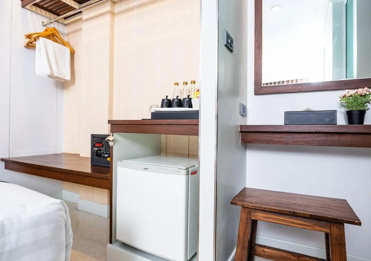 Coffee/tea facilities, Bed in Dang Derm In The Park Khaosan