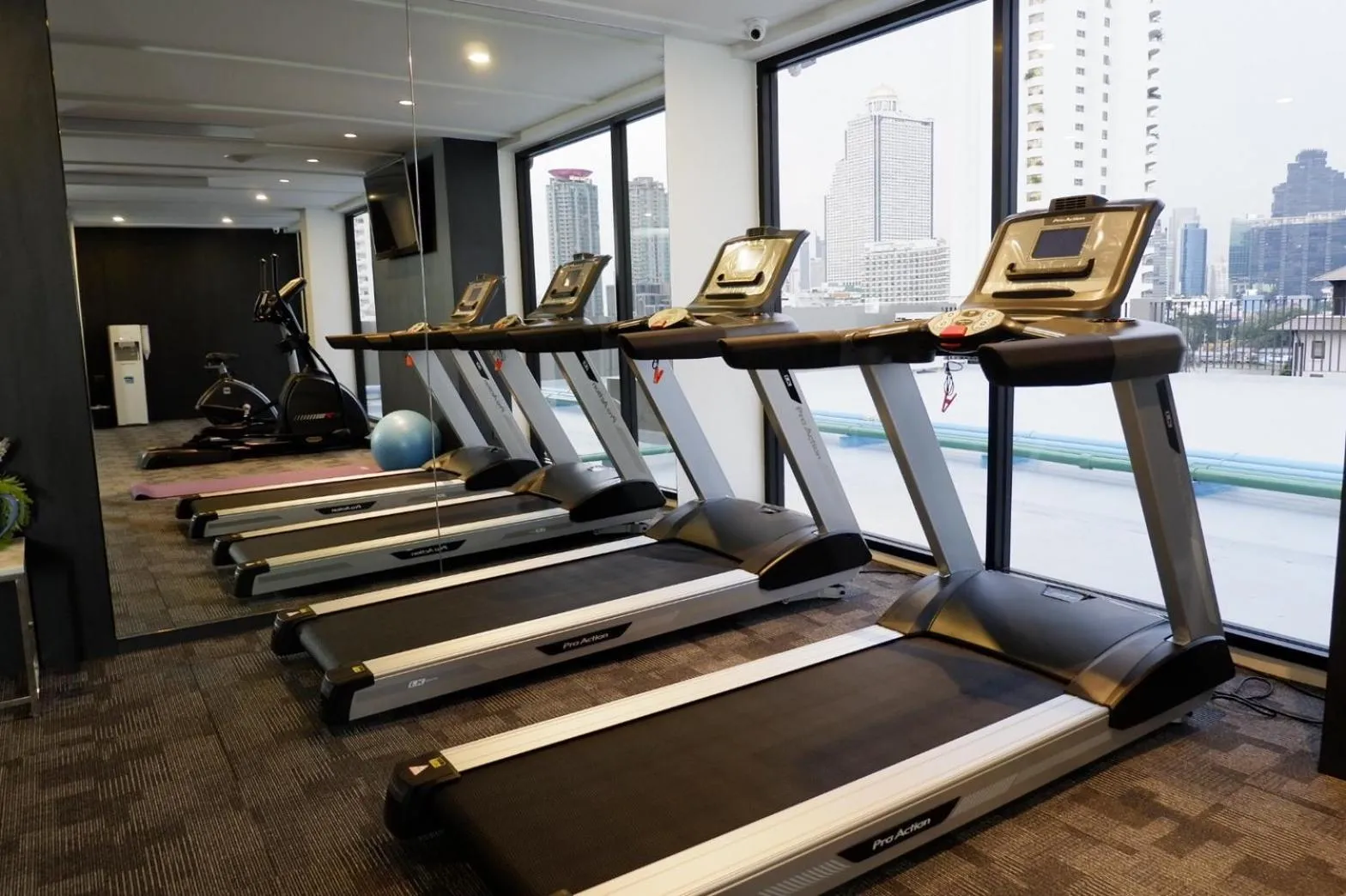 Fitness centre/facilities in Naga Residence